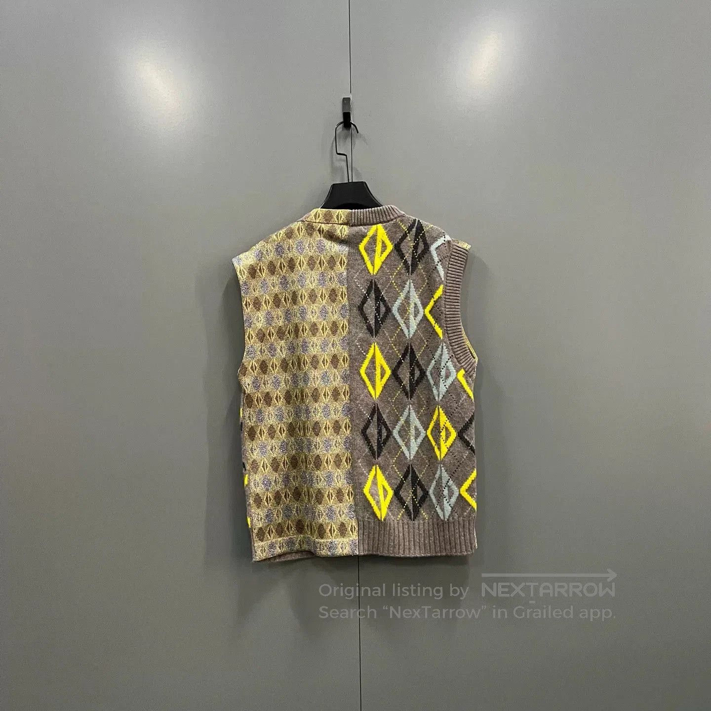 Dior Dior V-Neck Knit Vest with Pattern. Size US XS / EU 42 / 0 - 2 Thumbnail