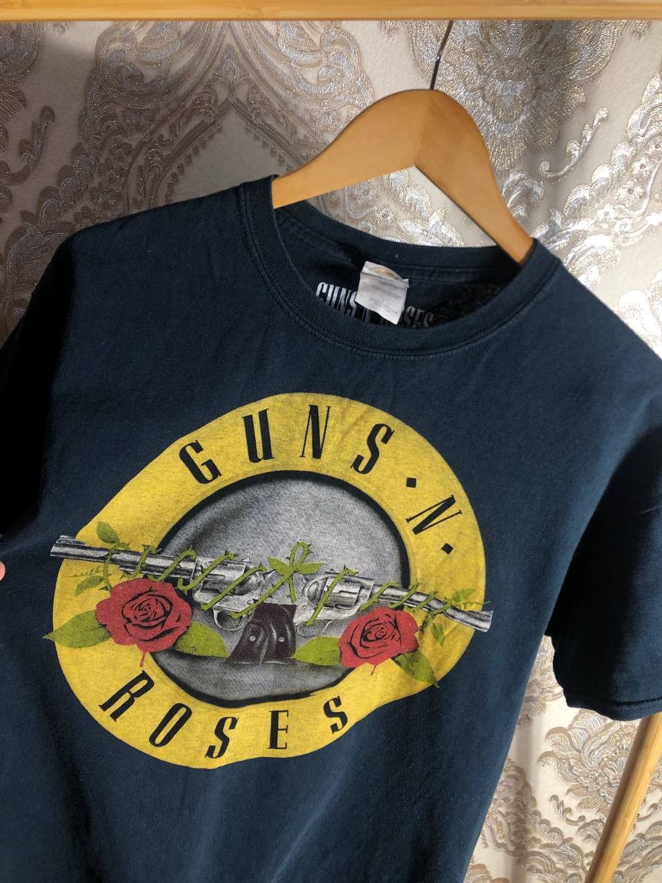 Band Tees VINTAGE GUNS N ROSES WORL TOUR ROCK T-SHIRT RETRO Y2K 90s Size US L / EU 52-54 / 3 - 2 Thumbnail