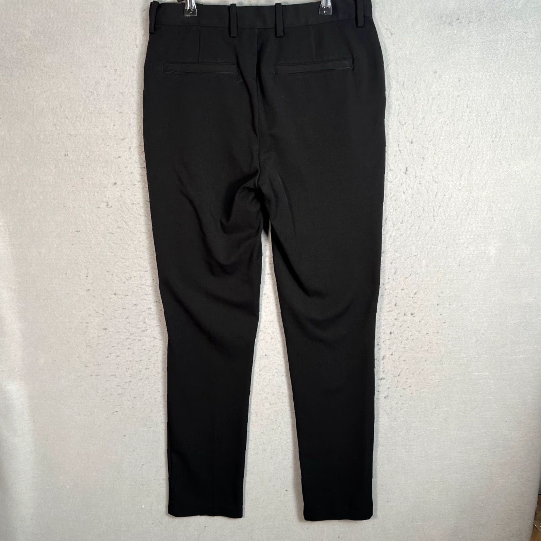 Quince Quince Dress Pants Slim Fit Men 30 Black Elastic Waist Polyester Blend Tapered Flat Front Zip Pockets Size US 30 / EU 46 - 2 Thumbnail