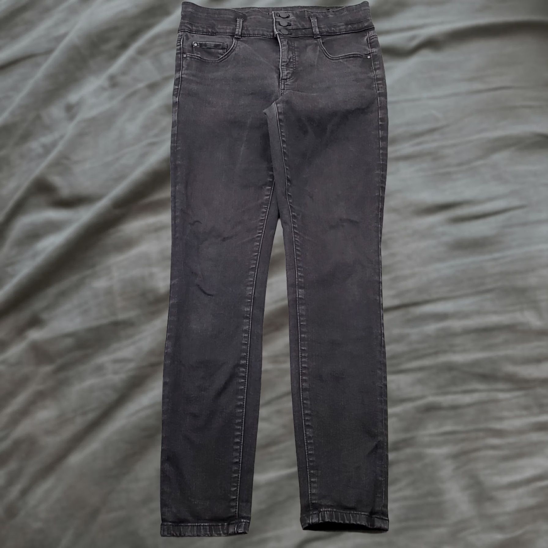 Ann Taylor Ann Taylor Skinny Jeans Womens 6 Black Denim High Rise Jeans Size 28" / US 6 / IT 42 - 1 Thumbnail