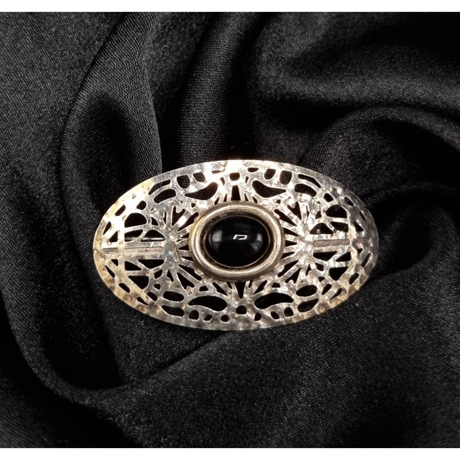 Vintage Vintage Filigree Silver Brooch With Black Stone Oval Size ONE SIZE - 2 Thumbnail