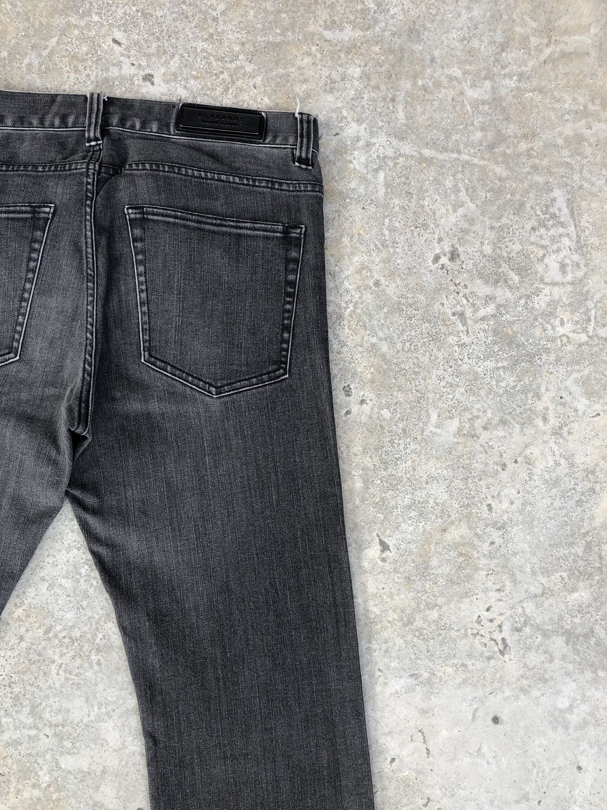 Black Label Burberry Slim Fit Distressed Jeans Size US 33 - 10 Thumbnail