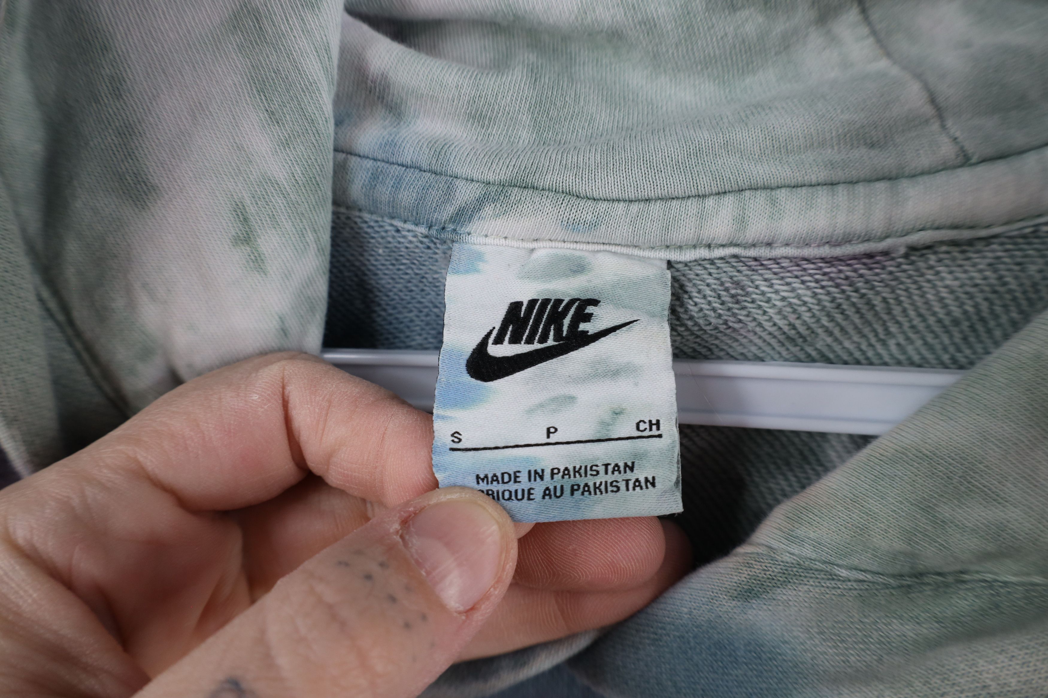 Nike × Vintage Nike Sportswear Club Terry Acid Wash Hoodie Sweatshirt Size US S / EU 44-46 / 1 - 10 Thumbnail