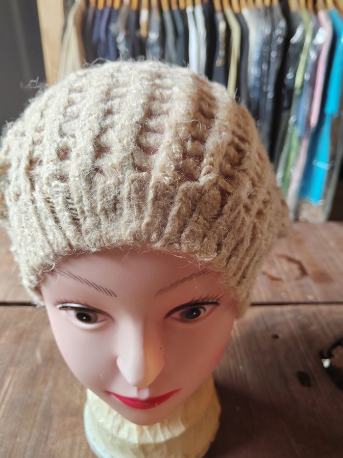 Japanese Brand Vintage Crochet Knitted handmade Beanie Snowcap Size ONE SIZE - 3 Thumbnail