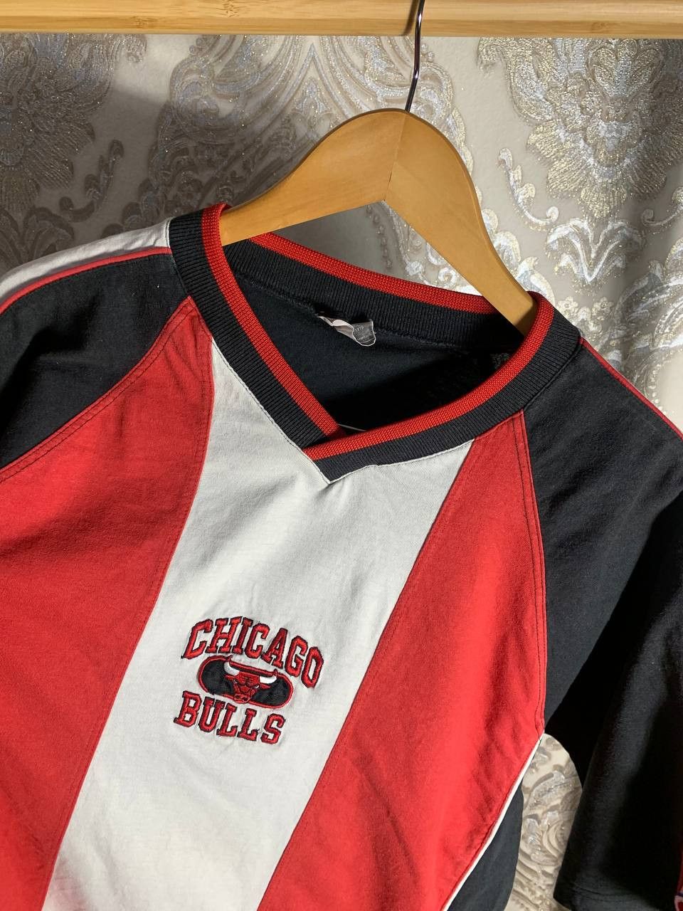 Champion Vintage Champion Chicago Bulls Retro T-shirt Jordan Y2K 90s Size US XL / EU 56 / 4 - 3 Thumbnail