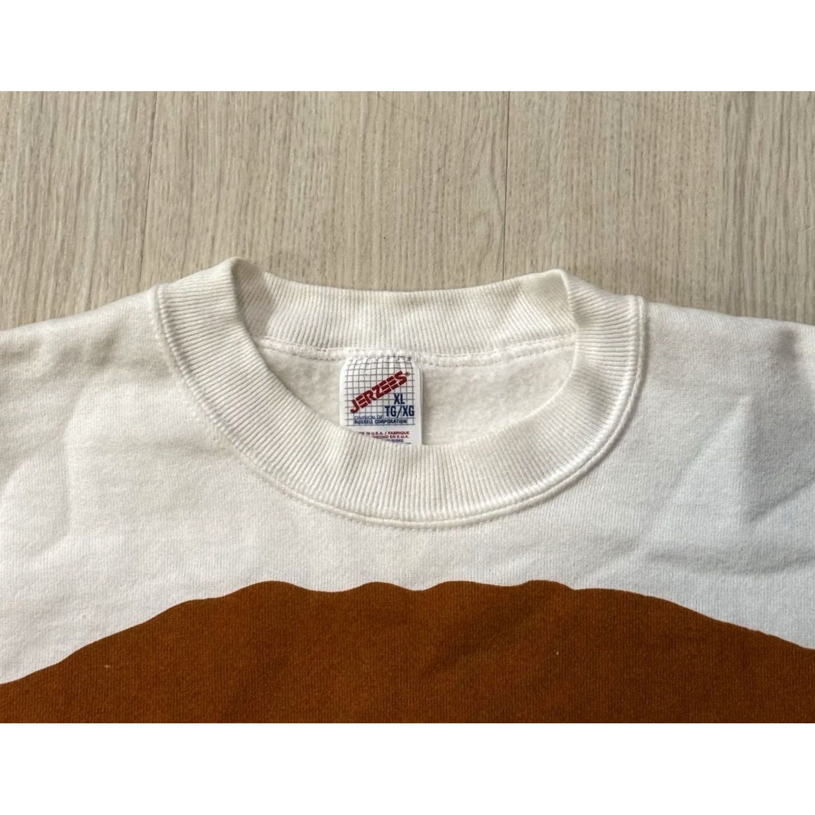 Jerzees VINTAGE 90s Texas Longhorns Big Bevo Crewneck Sweatshirt XL UT Football NCAA Shirt Mens White Graphic Print Logo Pullover Bevo Sports University 90s Size US XL / EU 56 / 4 - 6 Thumbnail
