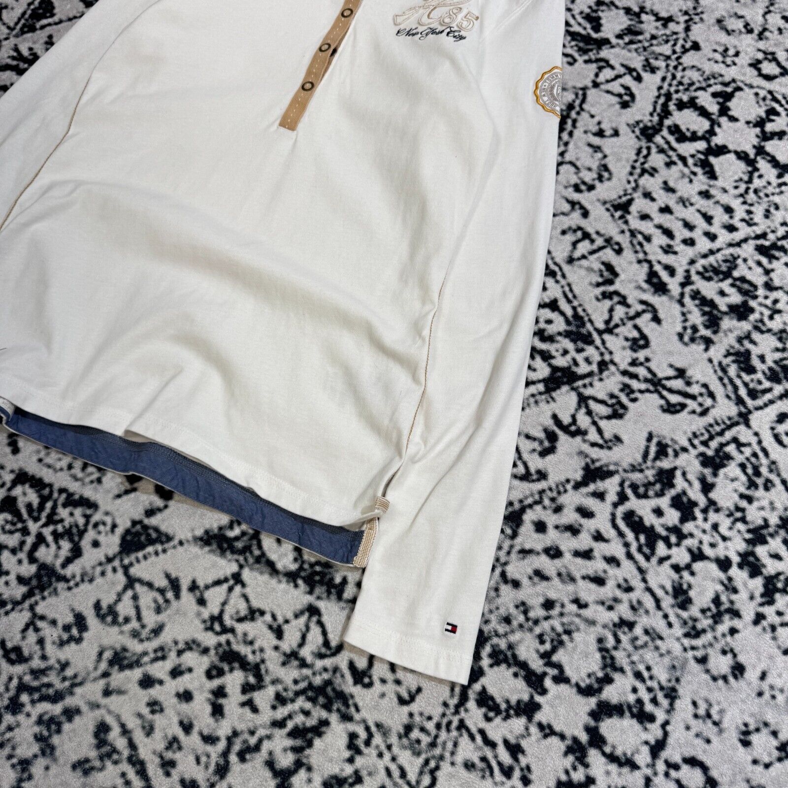 Tommy Hilfiger × Vintage Vintage Tommy Hilfiger Unisex White Cotton Polo Shirt Size S Size US S / EU 44-46 / 1 - 5 Thumbnail