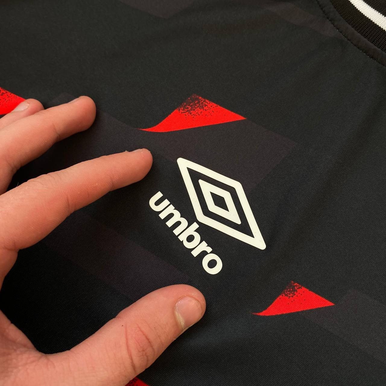 Umbro Umbro Carling Retro Jersey Soccer Tags Size US L / EU 52-54 / 3 - 3 Thumbnail