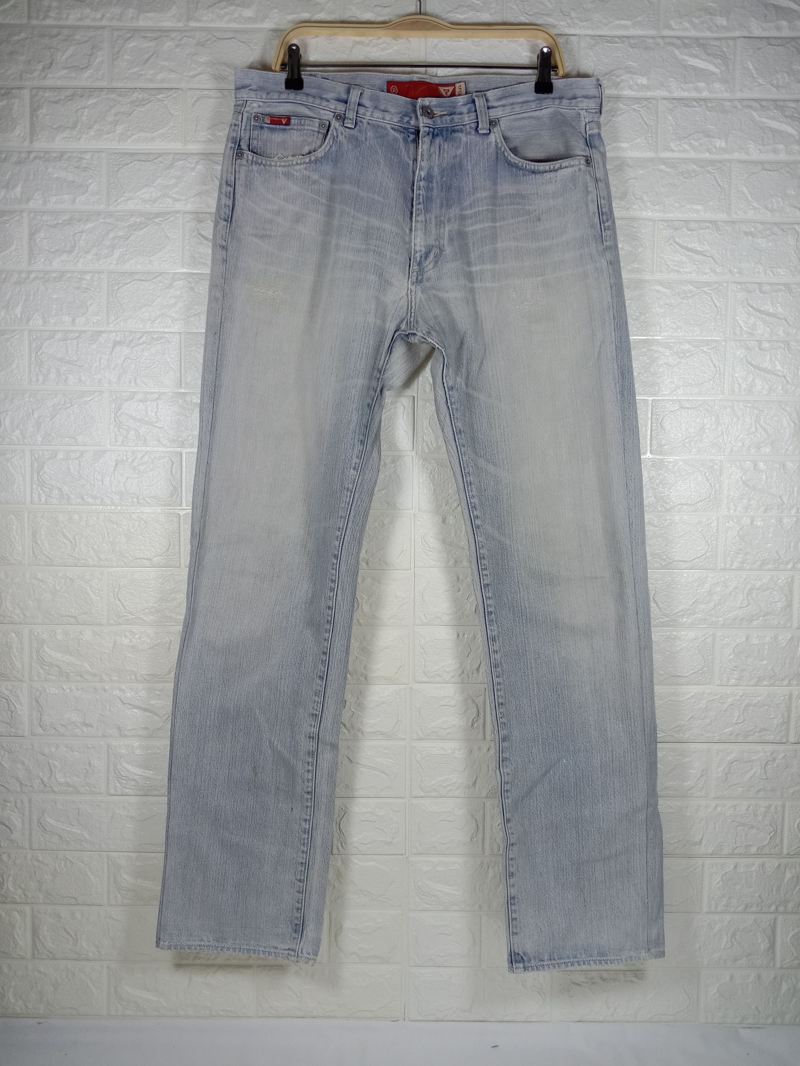 Guess Vintage Guess Light Wash Jeans Distressed Denim Size US 36 / EU 52 - 1 Thumbnail