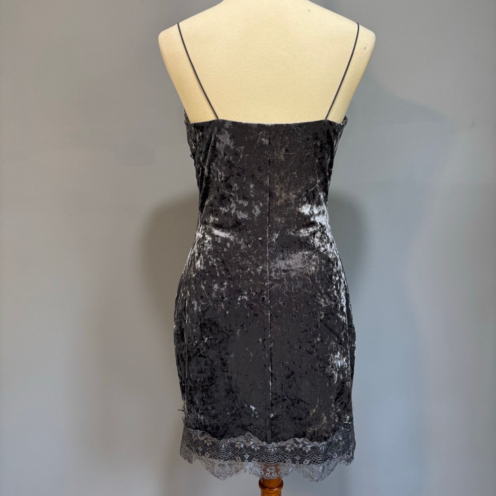 Guess Vintage Guess crushed velvet and lace mini dress, size Size M / US 6-8 / IT 42-44 - 7 Thumbnail