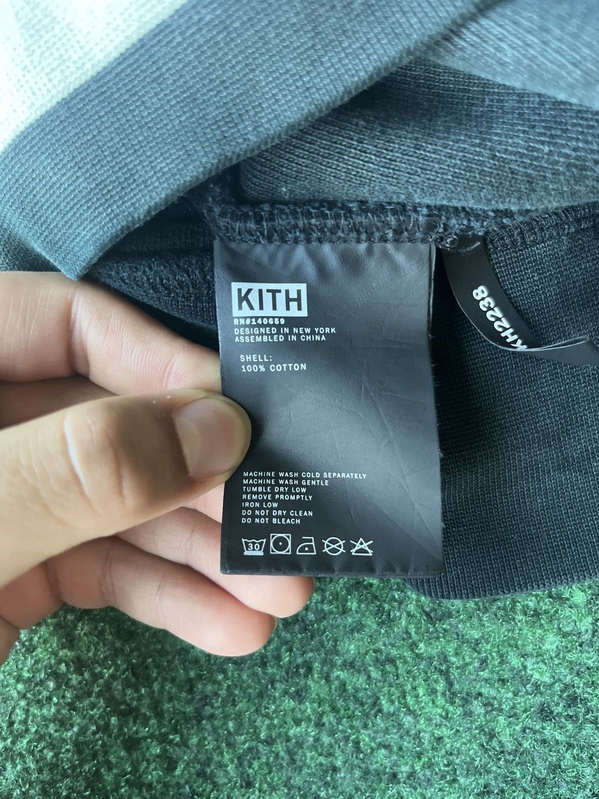 Kith USED KITH BLACK/WHITE COTTON STRIPED PULLOVER HOODIE SIZE L Size US L / EU 52-54 / 3 - 15 Thumbnail
