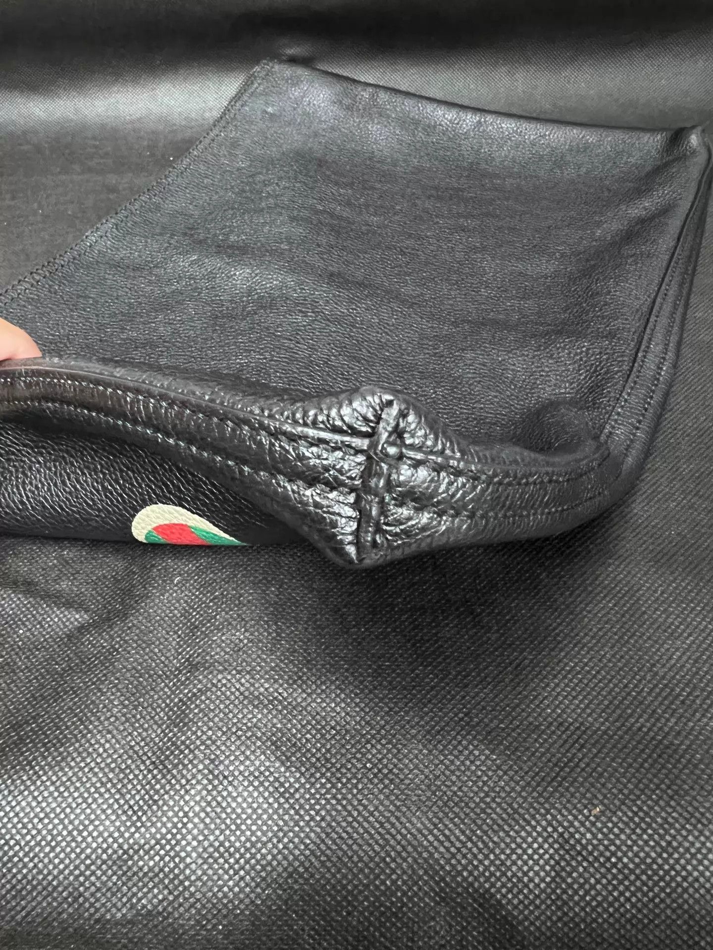 Gucci Gucci Men's Black Belt Print Litchi Cowhide Clutch Like New Size ONE SIZE - 4 Thumbnail