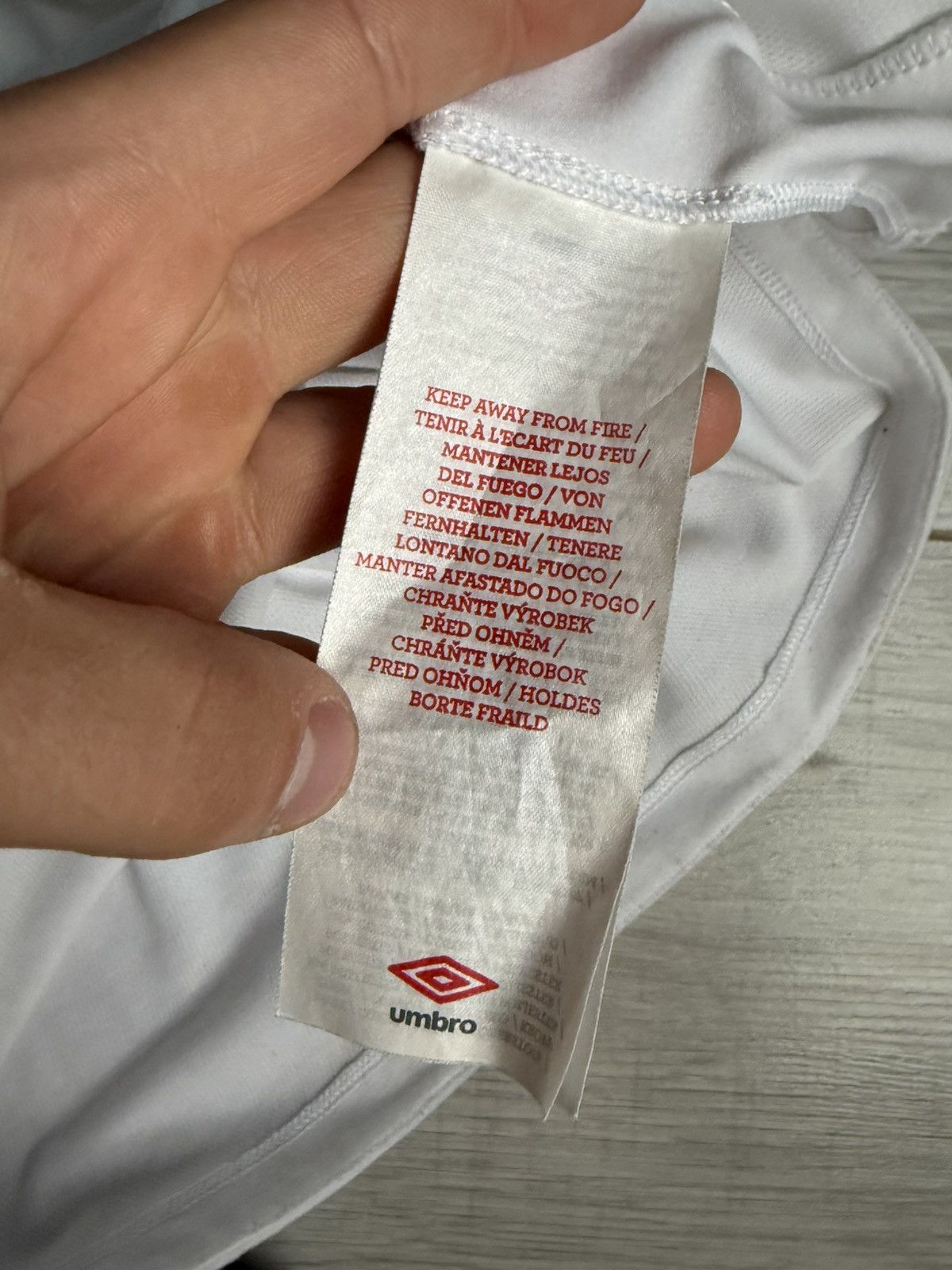 Umbro × Vintage Vintage Umbro 2009/10 soccer jersey England A. Cole shirt Size US S / EU 44-46 / 1 - 4 Thumbnail