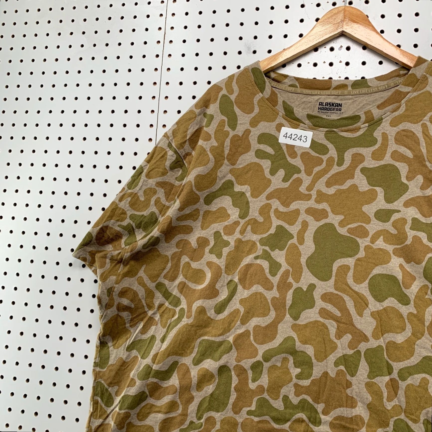 Vintage Alaskan Hardgear Duluth Camouflage T Shirt Mens 3XL Crew Neck Green Outdoor 90s Style Mens Size US XXL / EU 58 / 5 - 2 Thumbnail
