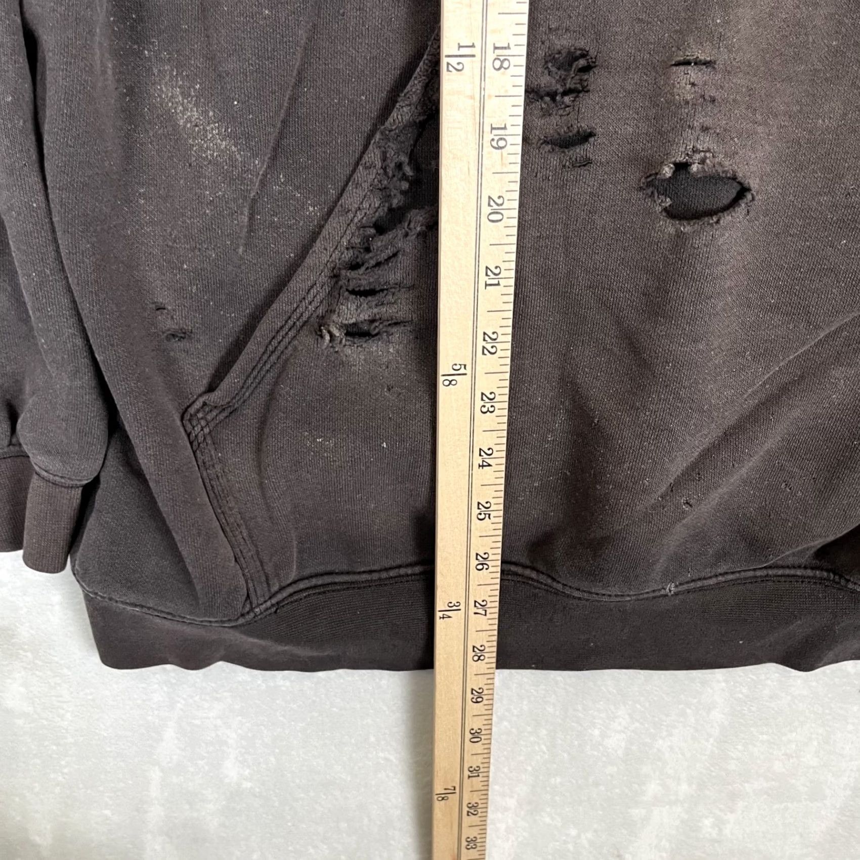 Carhartt Carhartt Hoodie Sweatshirt Mens Large Black Spell Out Arm Sun Faded Thrashed Size US L / EU 52-54 / 3 - 5 Thumbnail