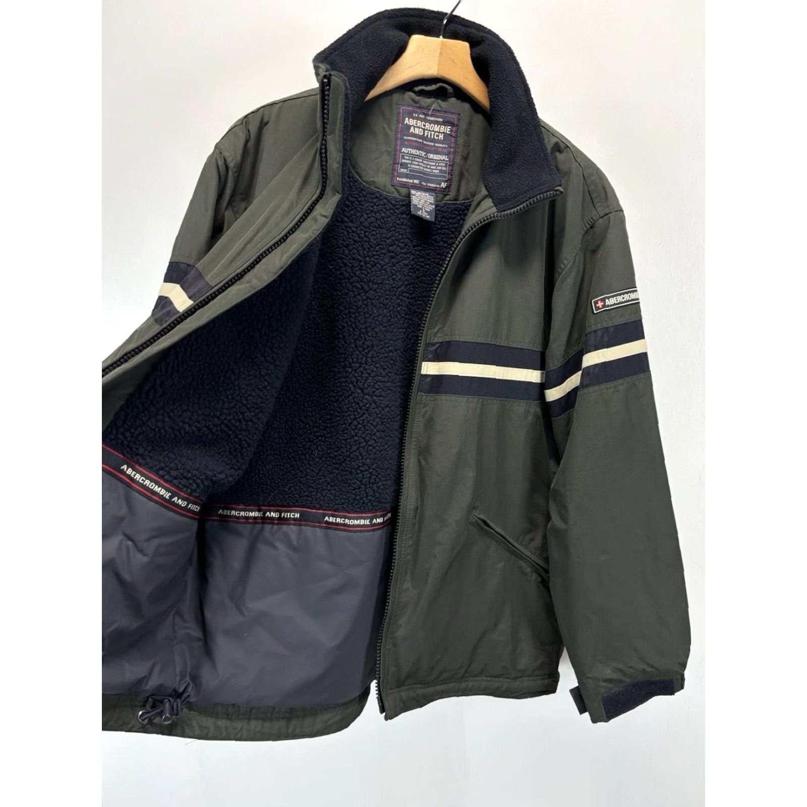 Abercrombie & Fitch VINTAGE Abercrombie & Fitch Winter Jacket Mens Small Green Oversized 90s Y2K Jacket Mens S Green 90s Size US S / EU 44-46 / 1 - 5 Thumbnail