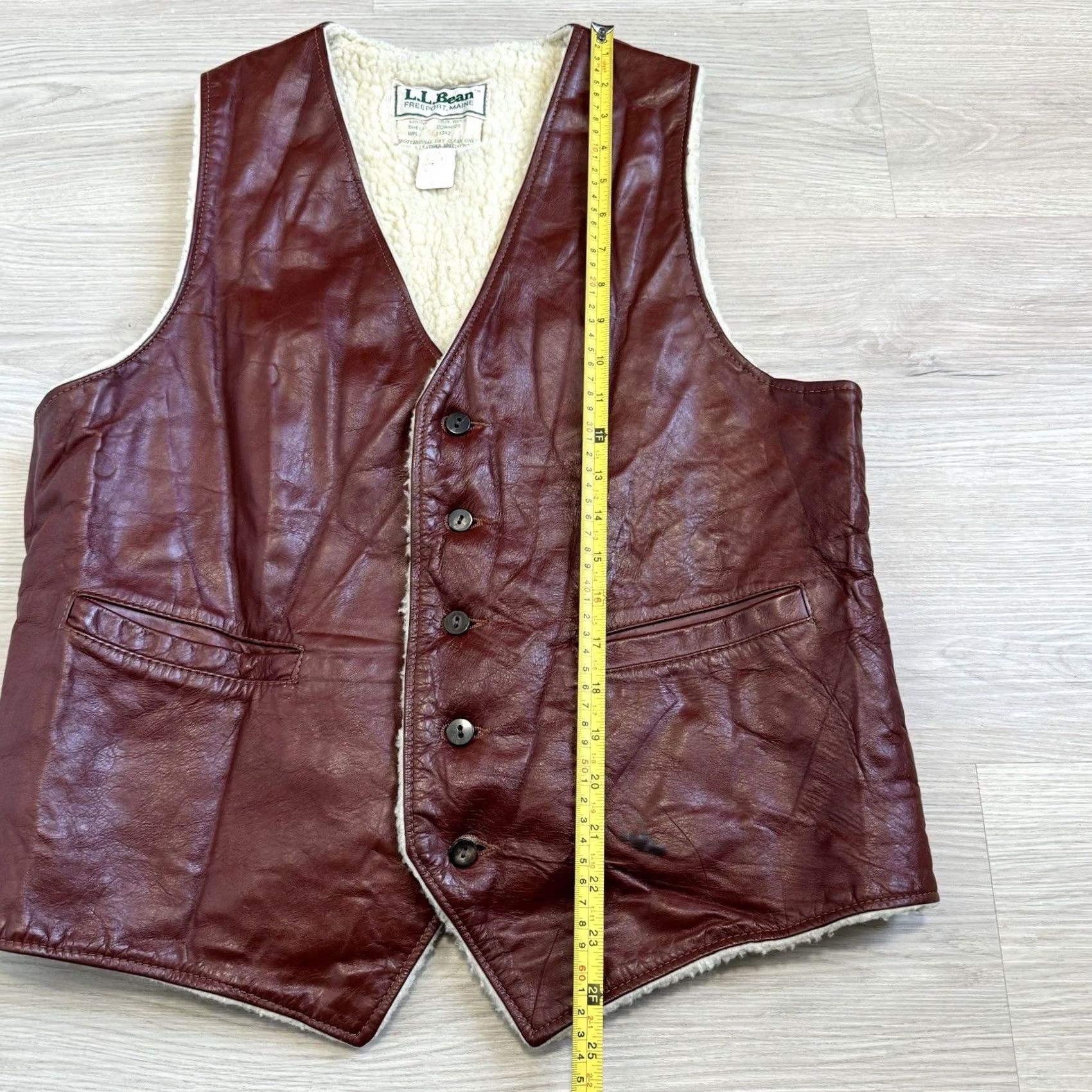 Vintage VINTAGE L.L.Bean Vest Mens Medium Cowhide Leather Wool Shearling Lined 70s 80s Brown Wool Lined 80s Mens Vintage Size US M / EU 48-50 / 2 - 7 Thumbnail
