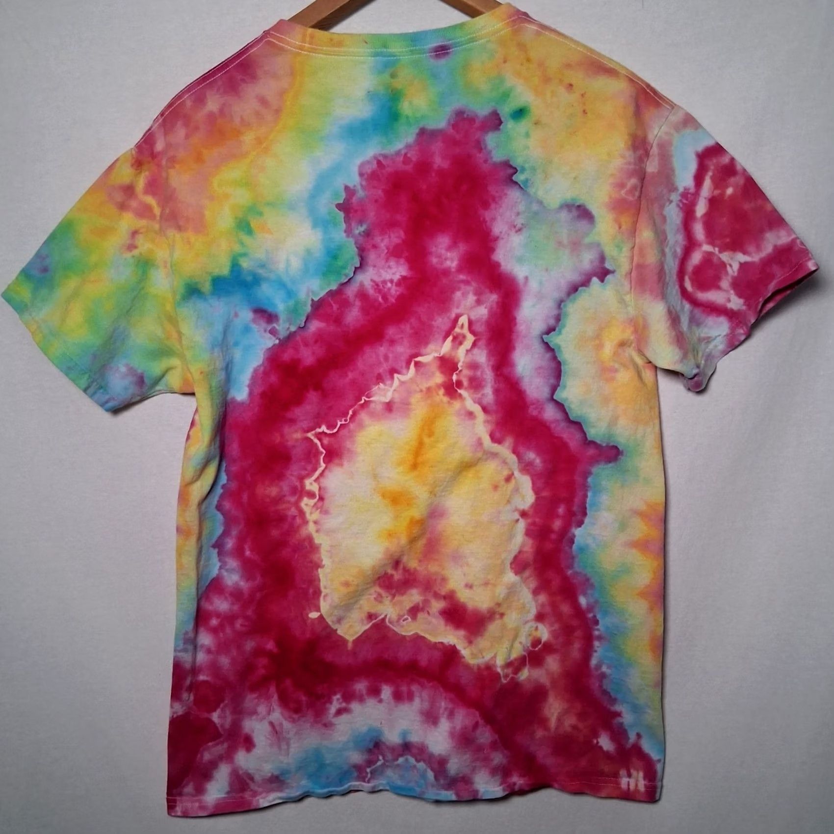 Fruit Of The Loom David Bowie Tie Dye Shirt Music Ziggy Stardust Graphic Pink Blue Yellow Medium Mens Size US M / EU 48-50 / 2 - 2 Thumbnail