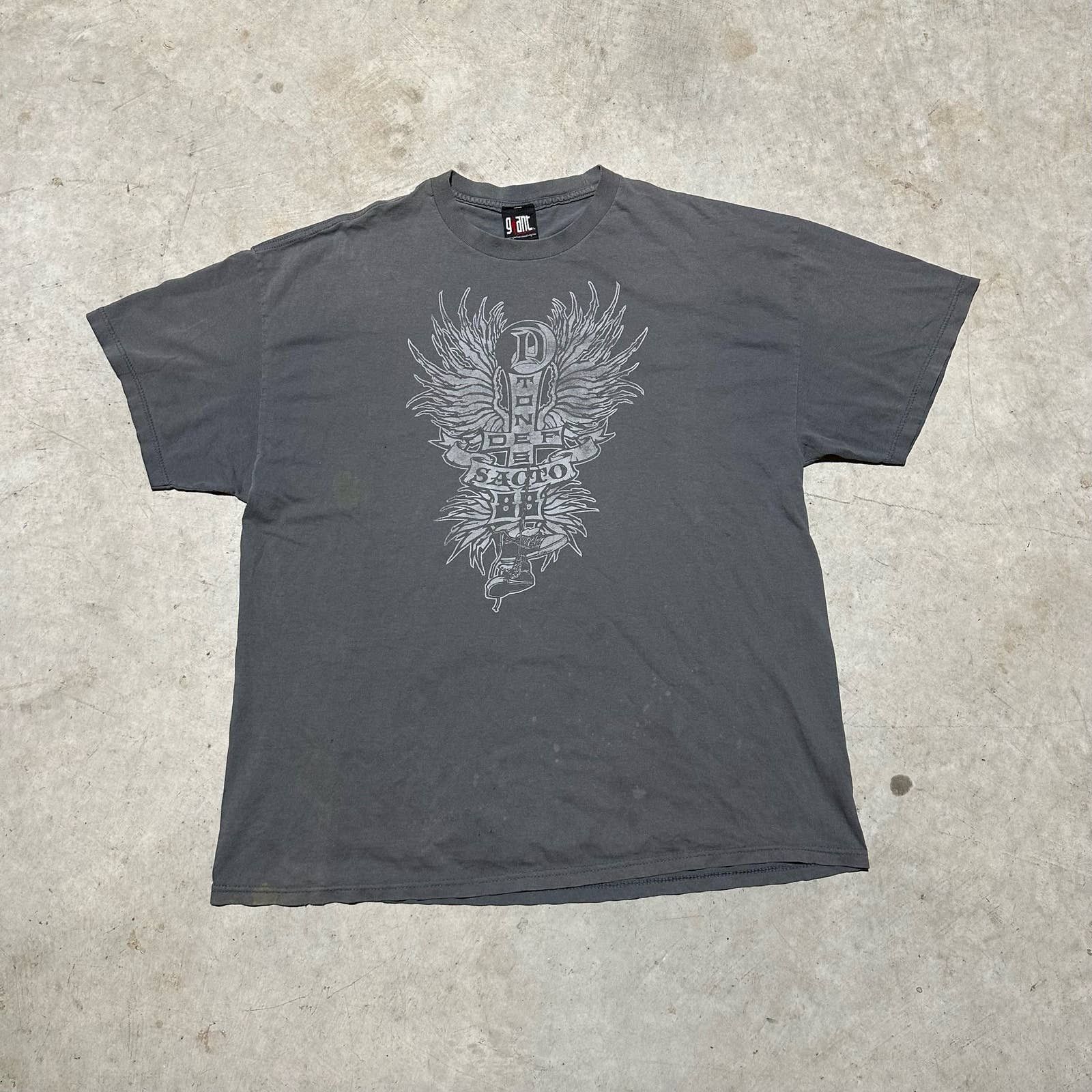 image of Giant Vintage 90's Deftones Band Tee Size XL In Men in Grey