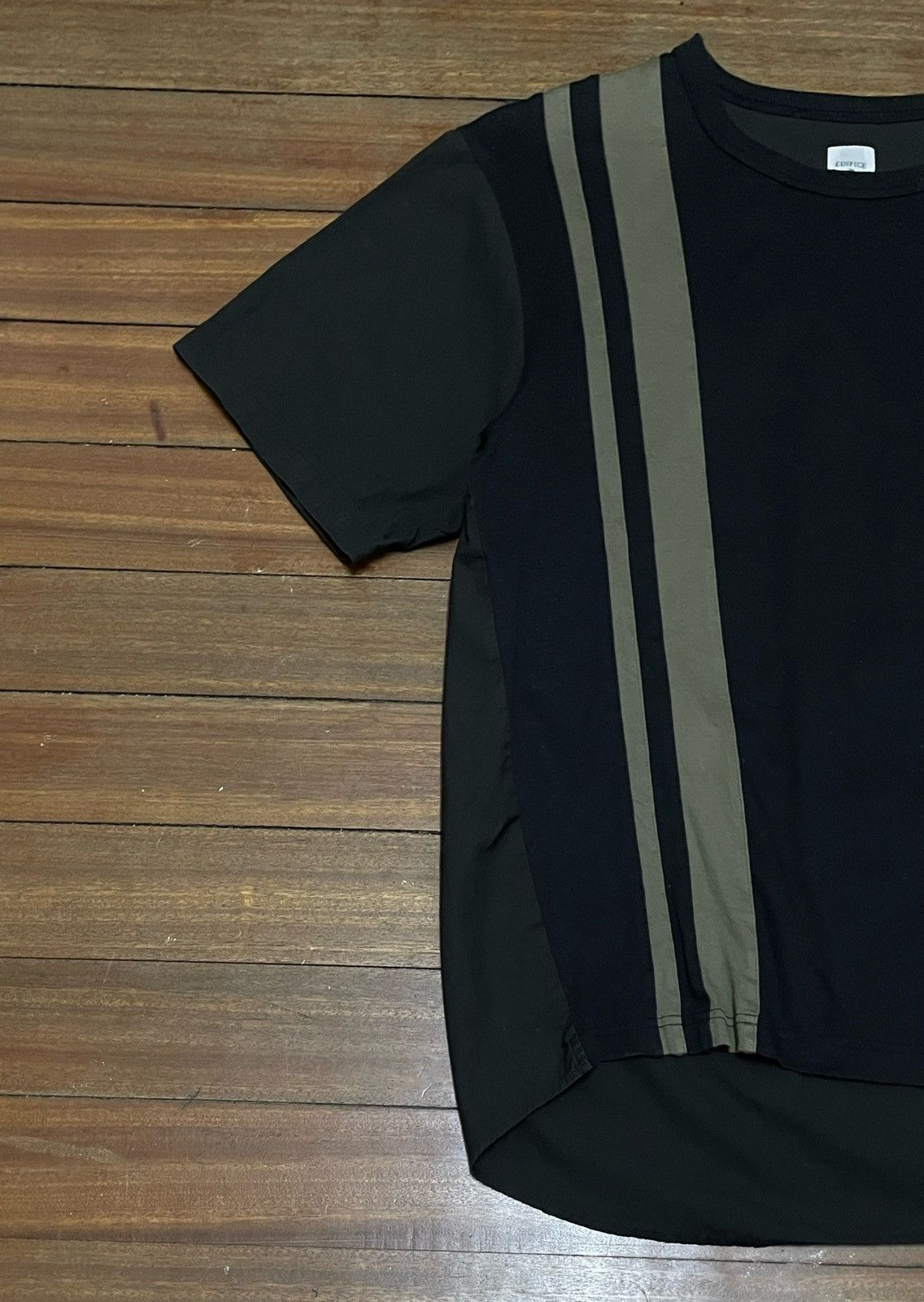 Edifice Japan × Japanese Brand Rare Design Vintage Japanese Brand Edifice T-shirt 2000s Size US L / EU 52-54 / 3 - 5 Thumbnail