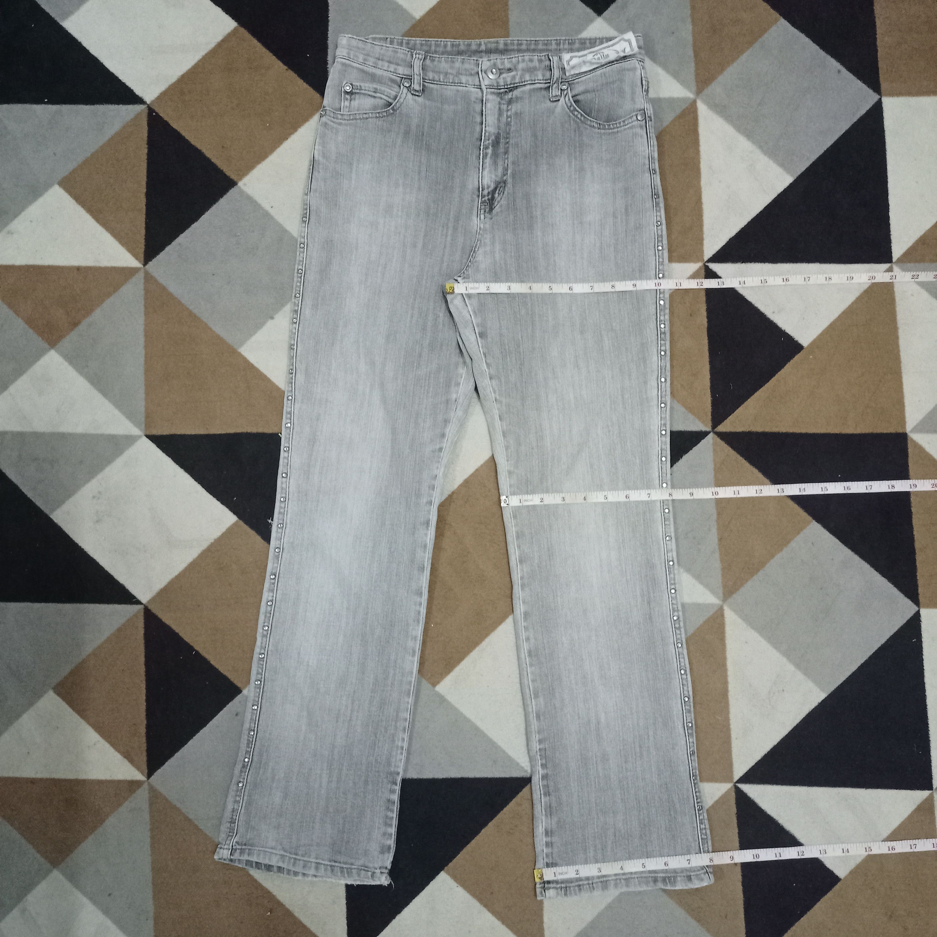 Japanese Brand Vintage Japanese Brand Grey Distressed Stud Loose Jeans Size US 29 - 10 Thumbnail