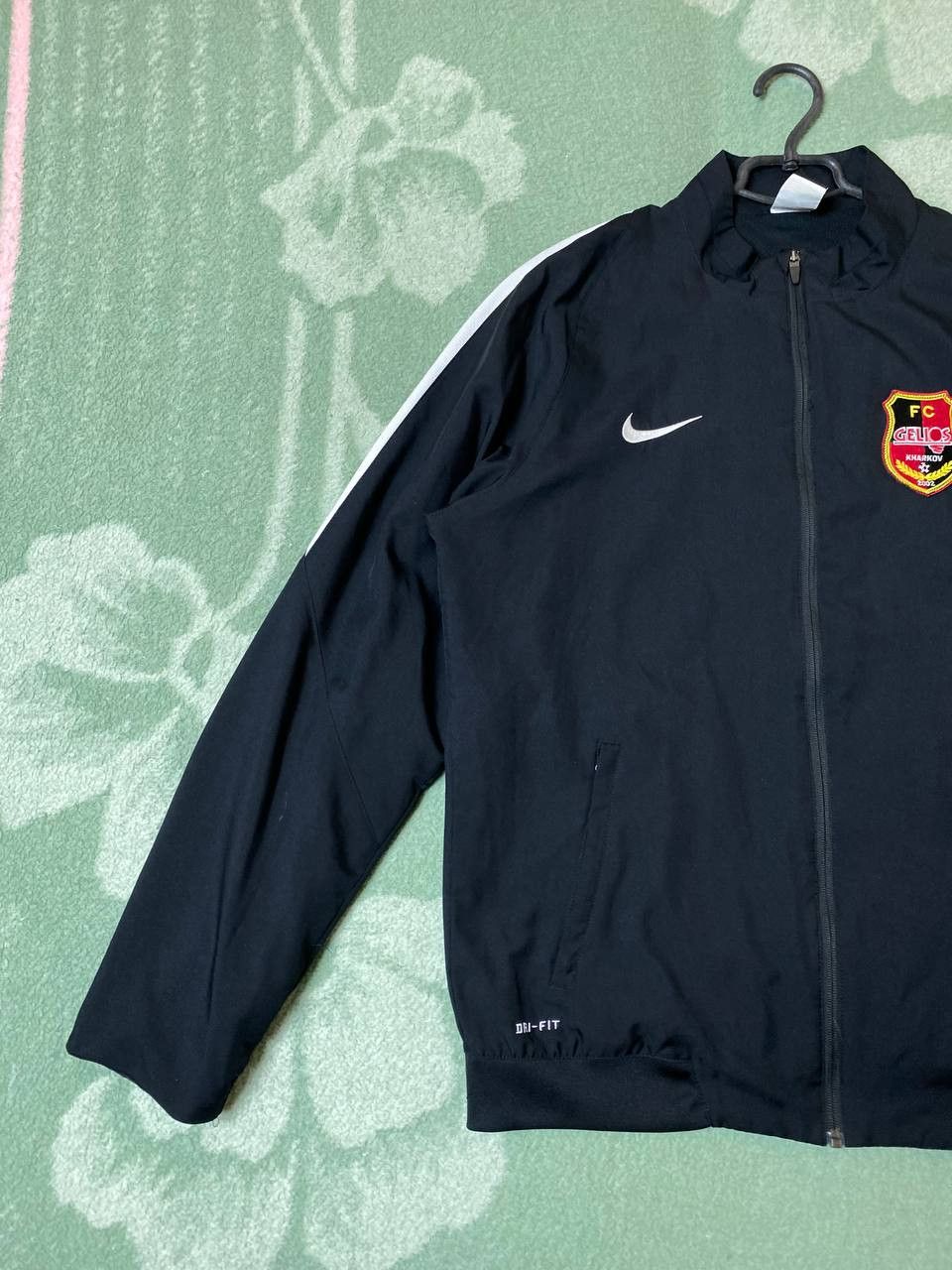 Nike Vintage Nike 90s Light Nylon Jacket Retro Football Size US XL / EU 56 / 4 - 7 Thumbnail