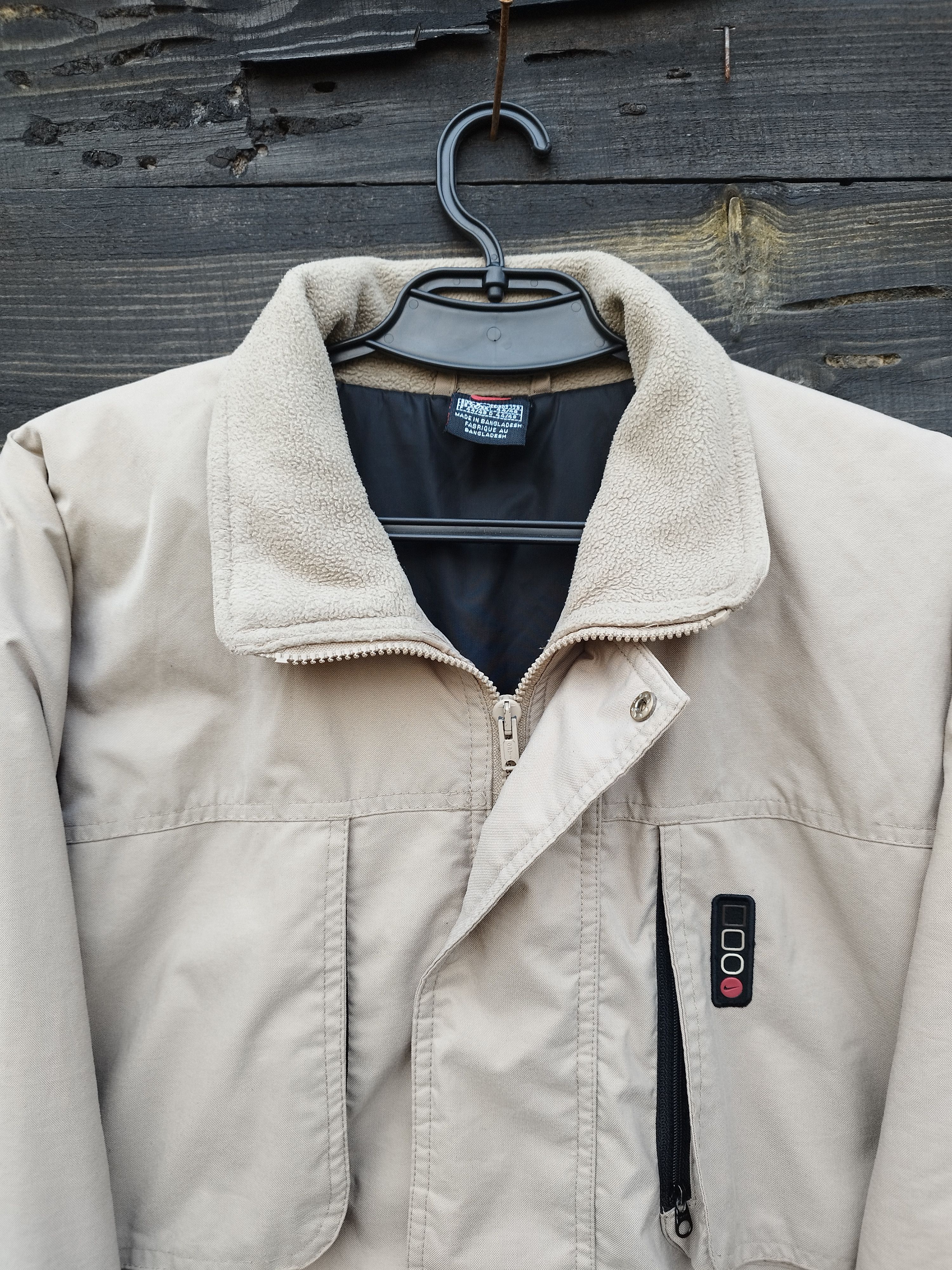 Nike VINTAGE 90s/Y2K Nike Jacket | YKK Zippers, Nylon Shell Size US M / EU 48-50 / 2 - 3 Thumbnail