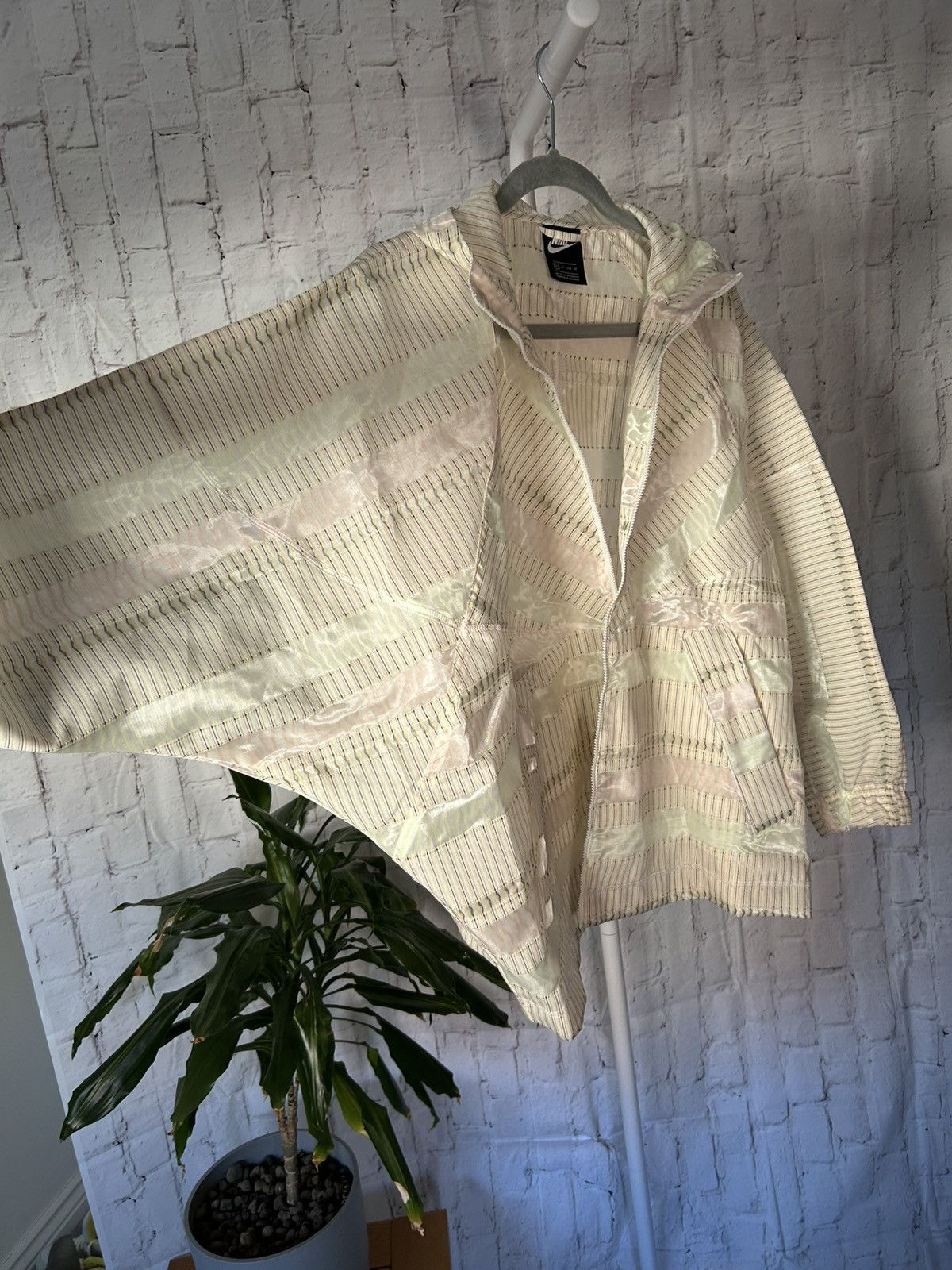 Nike Nike Striped Translucent Oversized Hooded Jacket Size S / US 4 / IT 40 - 2 Thumbnail