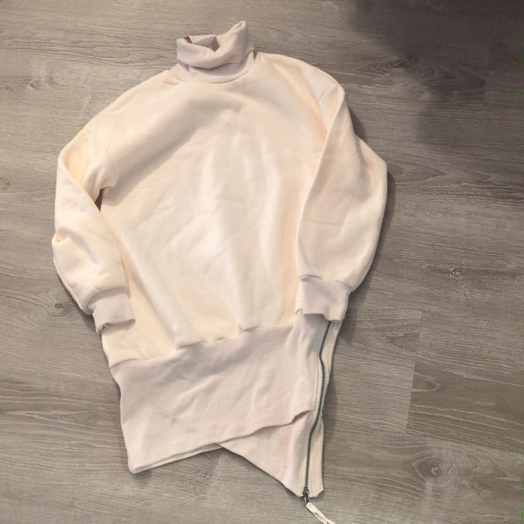 Other Btfbm cream asymmetrical turtleneck sweater size small Size S / US 4 / IT 40 - 1 Thumbnail