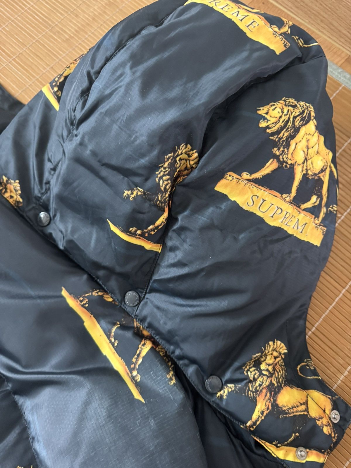 Supreme Lion design (goose down jacket) Size US M / EU 48-50 / 2 - 11 Thumbnail