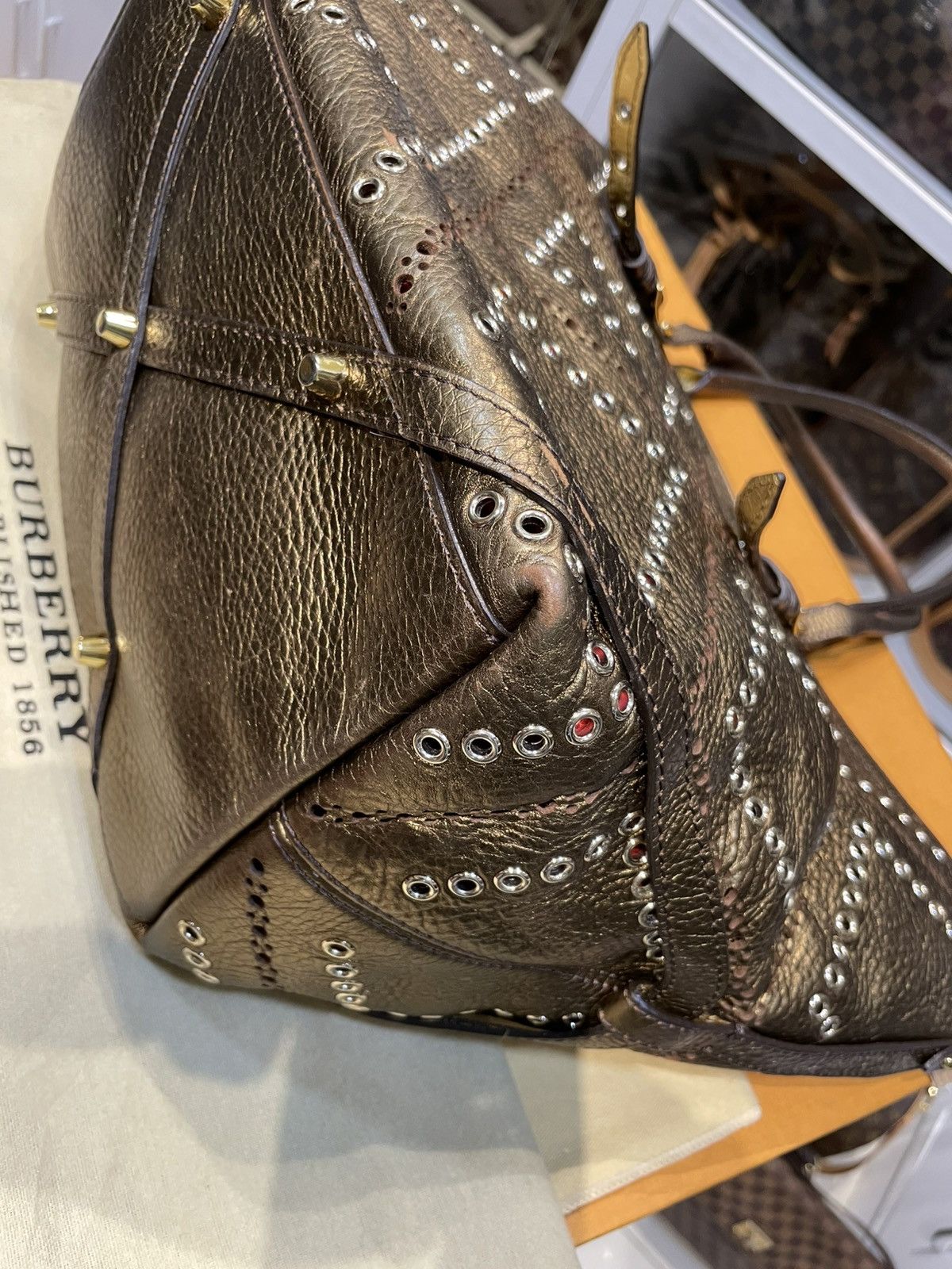 Burberry AUTHENTIC BURBERRY CALFSKIN METALLIC GROMMETS Size ONE SIZE - 12 Thumbnail