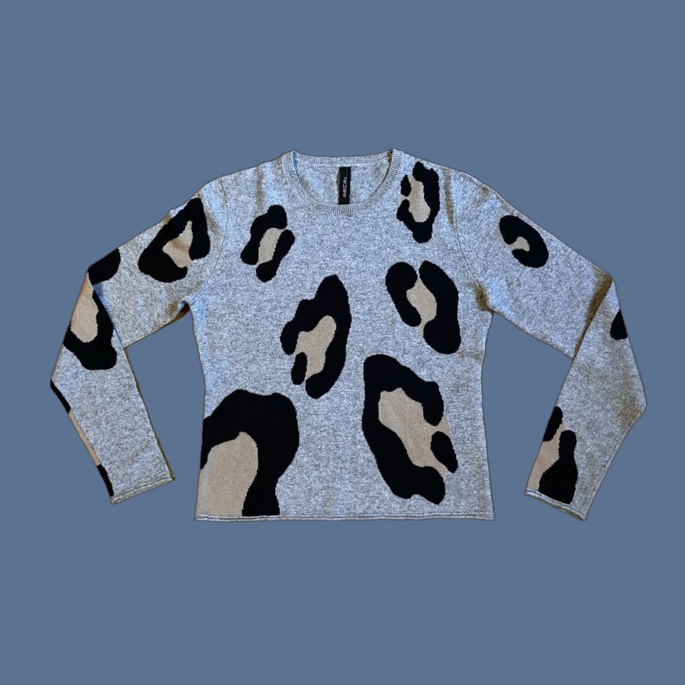 Vintage MarcCain Animal Print Spot Sweater Women’s 8 Cashmere Silk Crew Neck Long Sleeve Gray 36” Chest 21” Shoulder to Hem Women Mens? Size M / US 6-8 / IT 42-44 - 1 Thumbnail