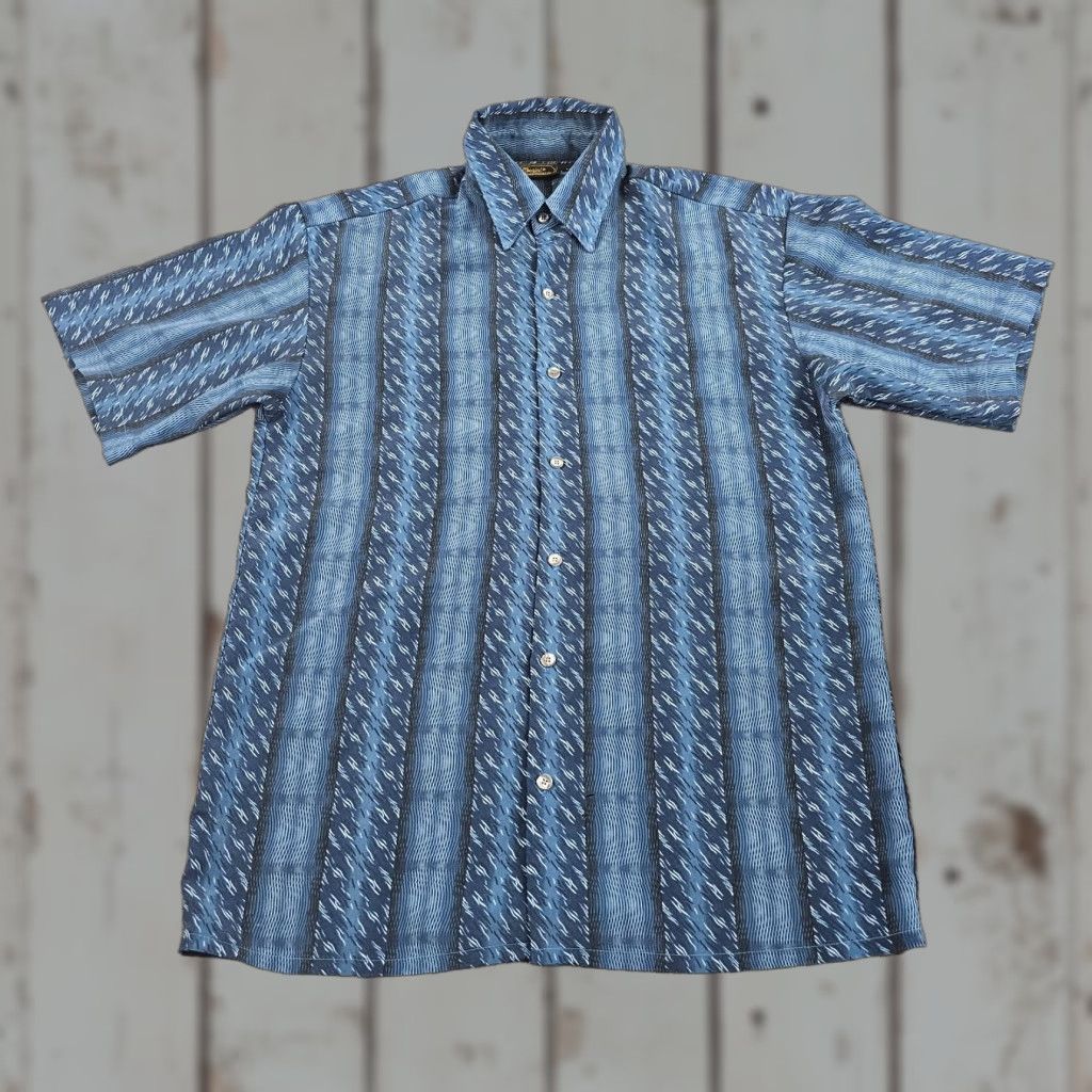 Vintage VINTAGE Monzini Button-Up Shirt Mens XL Blue Geometric Short Sleeve Breathable USA Size US XL / EU 56 / 4 - 1 Thumbnail
