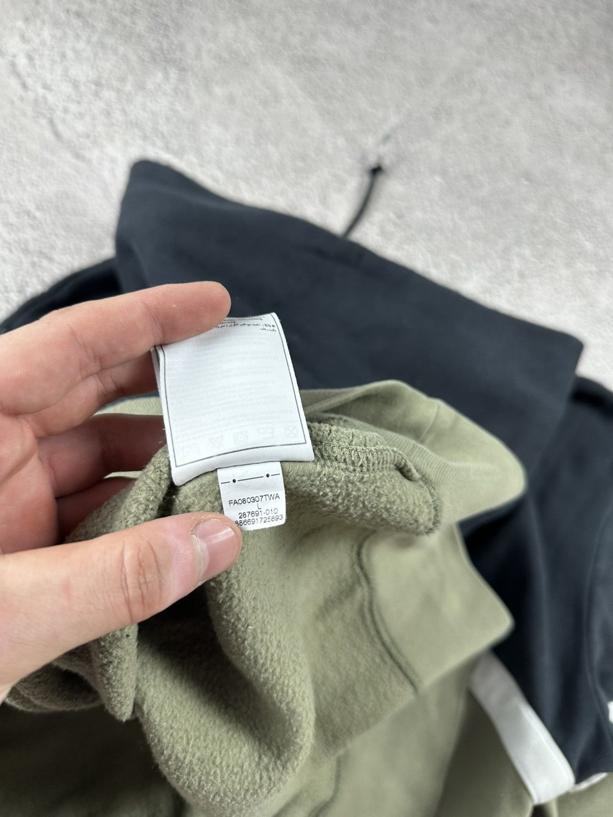 Nike Vintage Nike Hoodie Faded Y2K Sportwear Style Size L Size US L / EU 52-54 / 3 - 10 Thumbnail