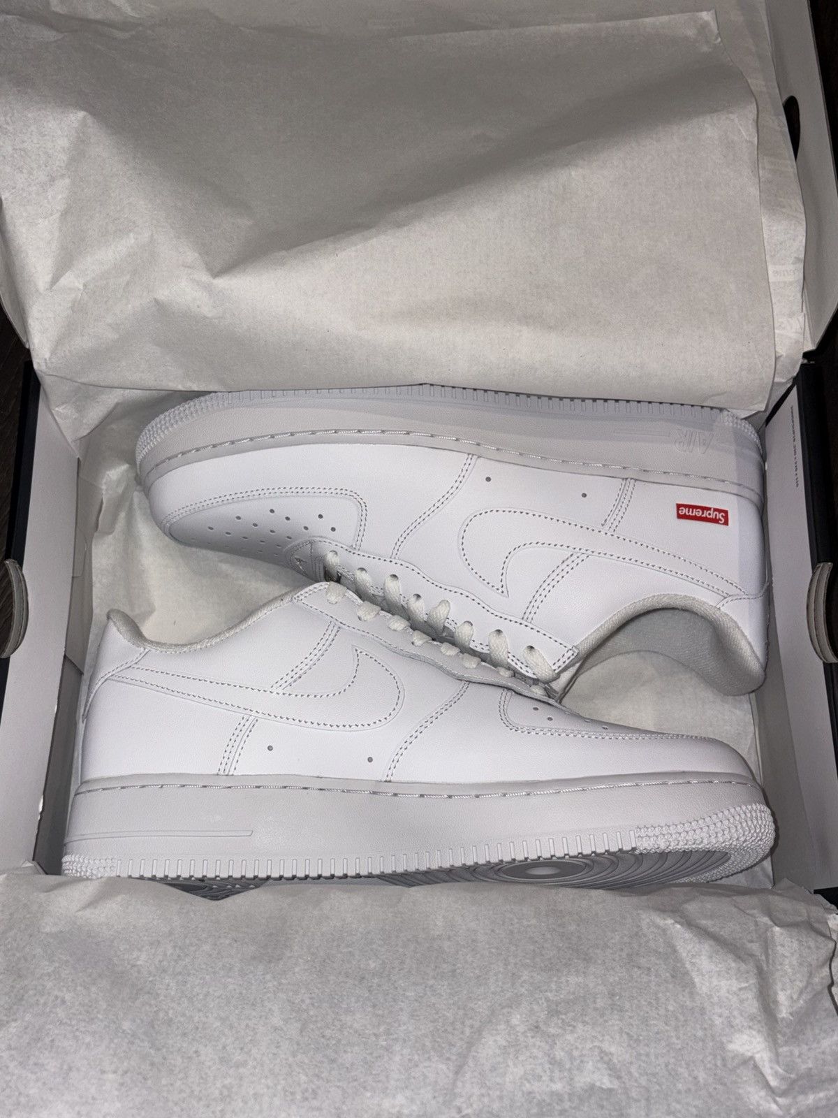 Nike × Supreme Supreme x Nike Air Force 1 Low Size US 10 / EU 43 - 2 Thumbnail