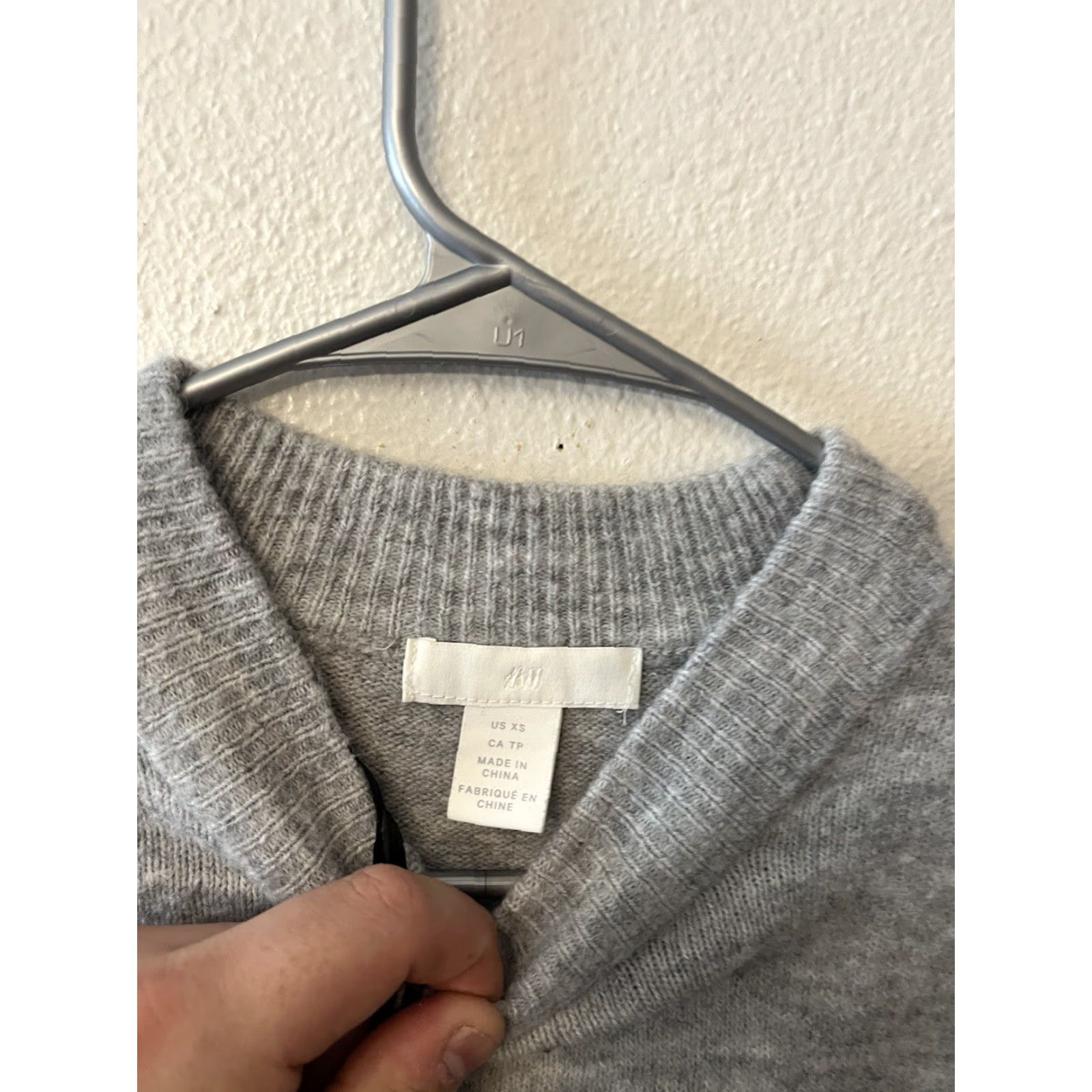 H&M H&M Womens Pullover Sweater Gray Long Sleeve Crew Neck XS Acrylic Blend Solid Heathered Pattern Size XS / US 0-2 / IT 36-38 - 2 Thumbnail