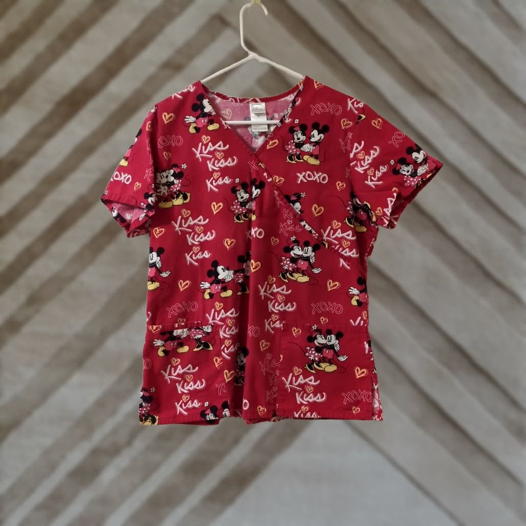 Disney Disney Scrubs Women Small Mickey Mouse Minnie Red Nurse Shirt Size M / US 6-8 / IT 42-44 - 1 Thumbnail
