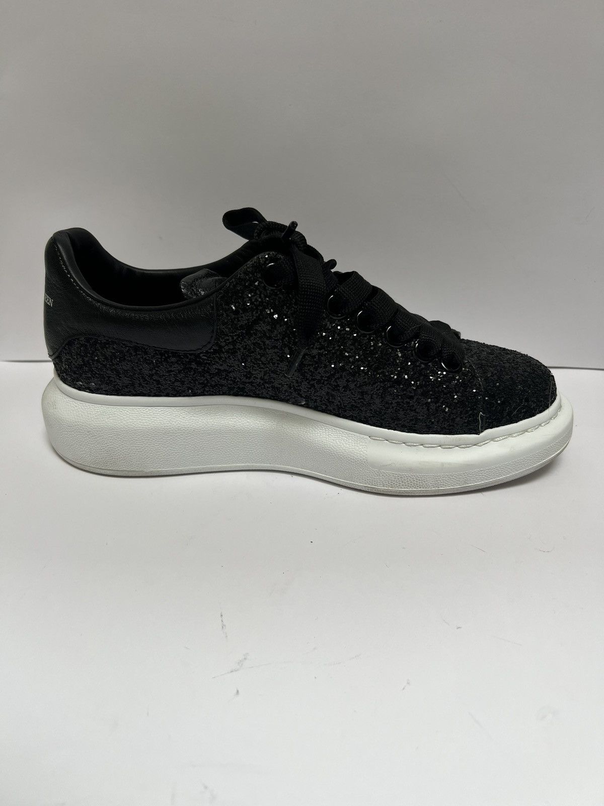 Alexander McQueen Alexander McQueen sneakers black galaxy glitter sz 39 Size US 9 / IT 39 - 8 Thumbnail