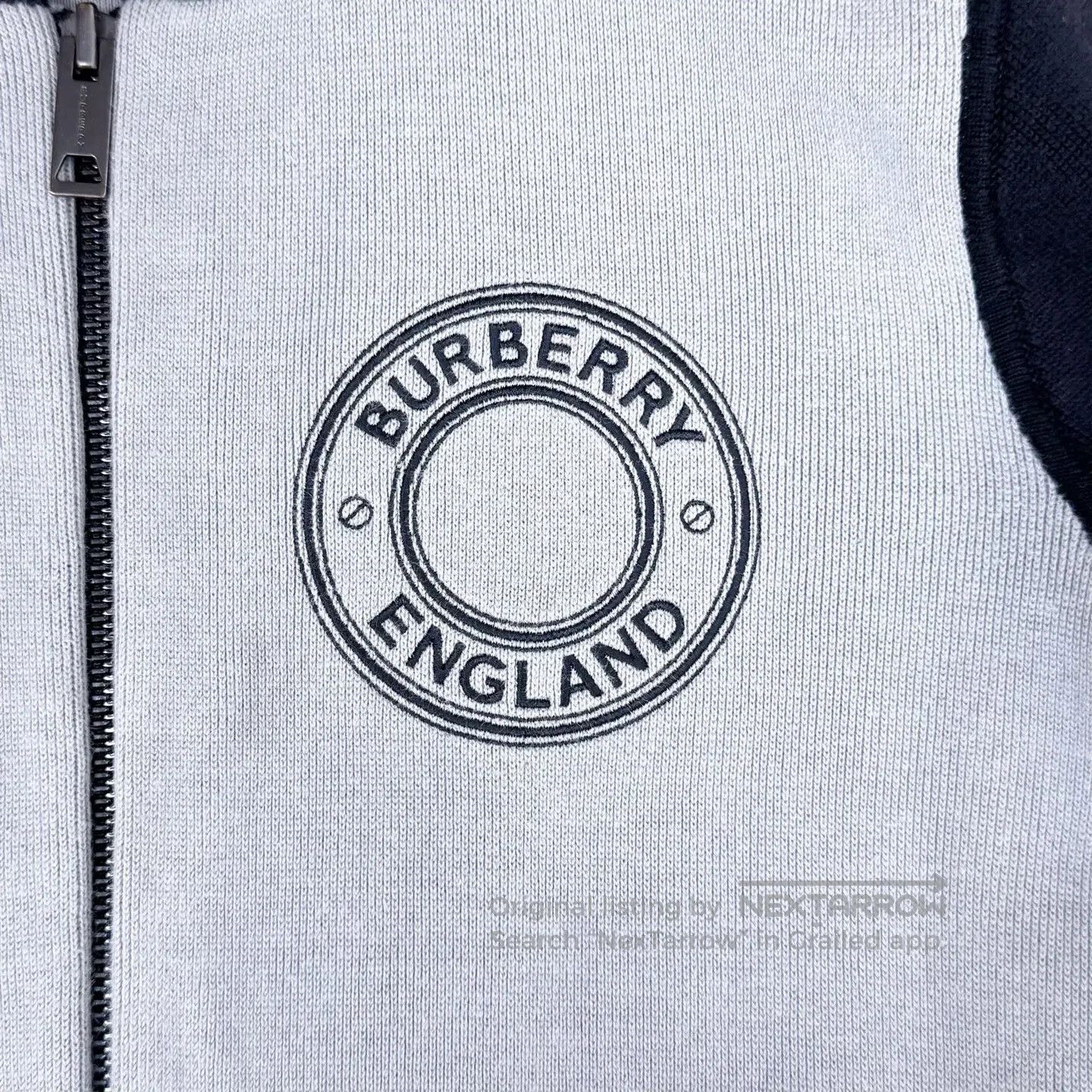 Burberry Burberry size 10Y Front and Back Circle Logo Pressed Patte Size US S / EU 44-46 / 1 - 4 Thumbnail