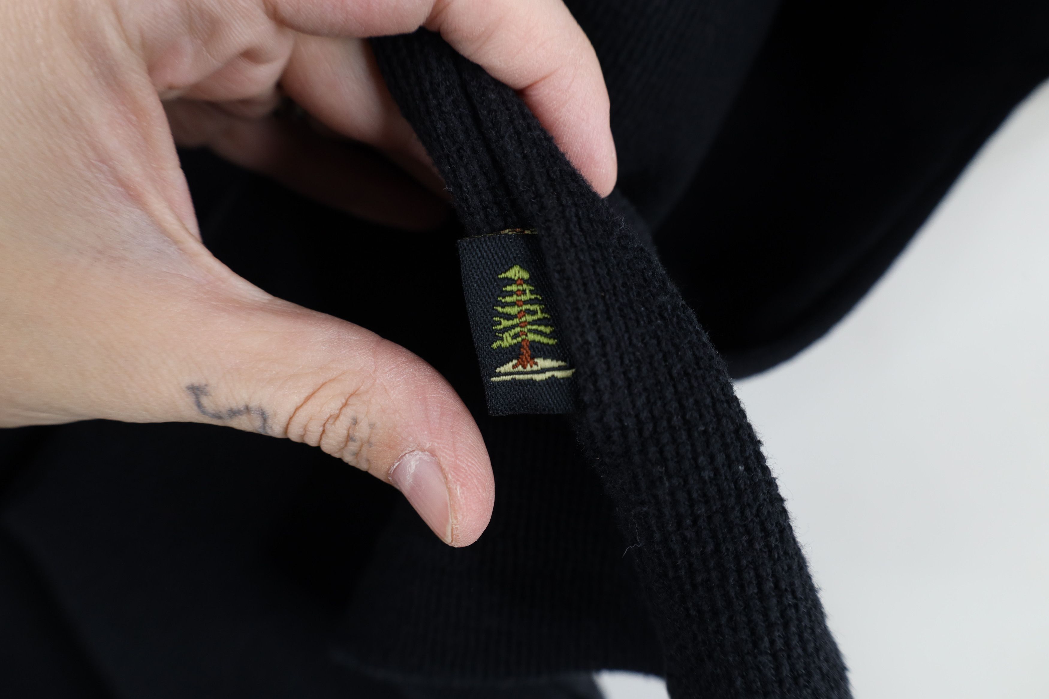 Vintage Vintage 90s Louise Canada Thermal Waffle Knit T-Shirt Black Size US XL / EU 56 / 4 - 9 Thumbnail