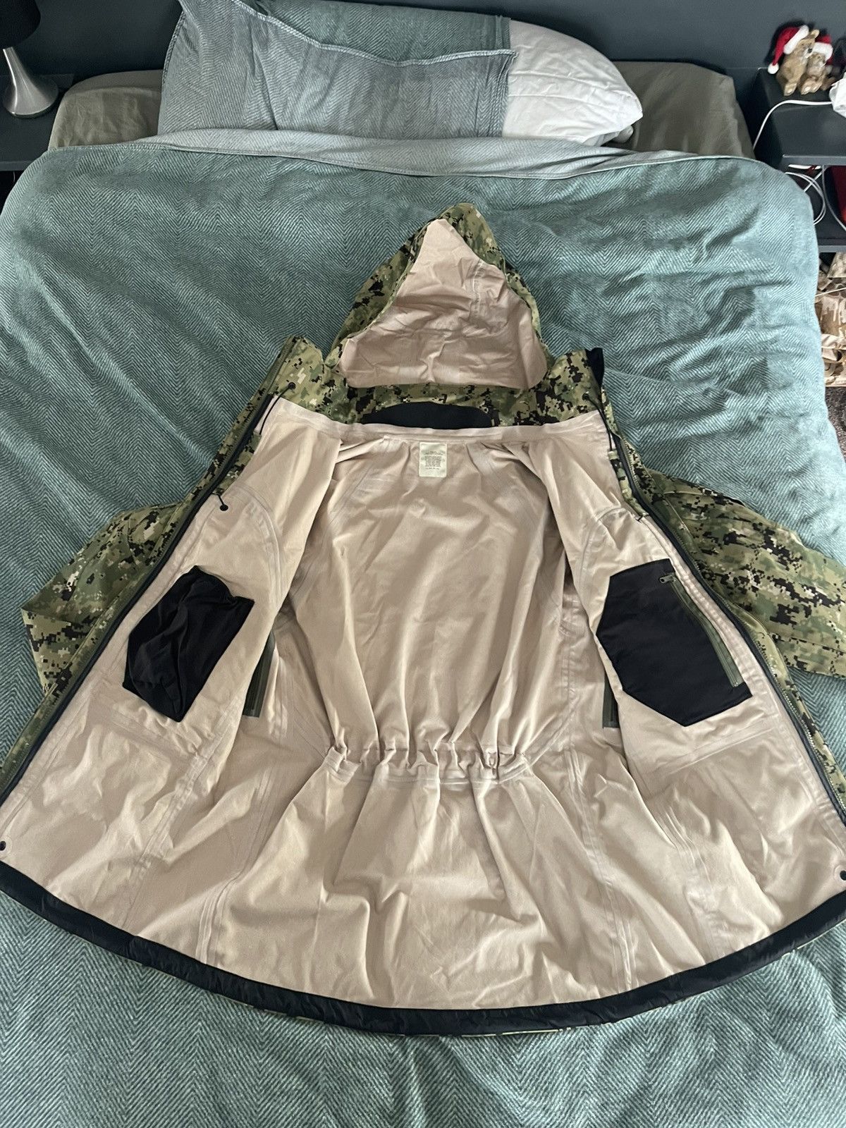 Other K-L MFG Level 8 Alpha Parka AOR2 Medium Size US M / EU 48-50 / 2 - 2 Thumbnail