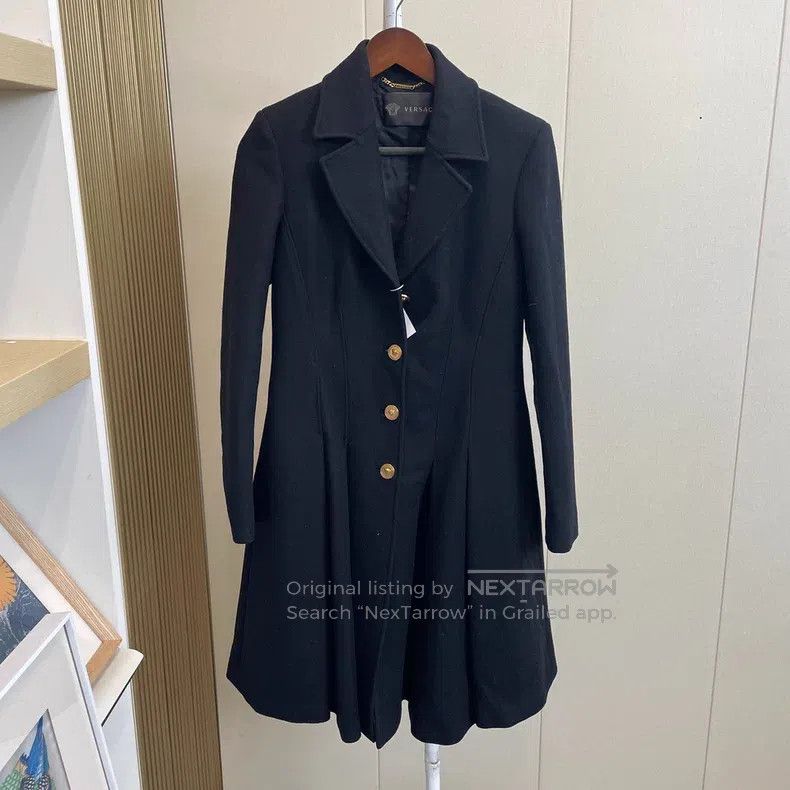 Versace Versace Black wool coat Size M / US 6-8 / IT 42-44 - 1 Thumbnail