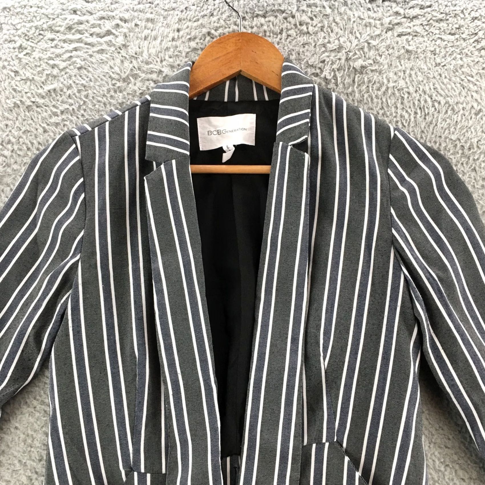 BCBGeneration BCBGGeneration Blazer Jacket Womens XS Grey Long Sleeve Open Front Pinstriped Size XXS / US 00 / IT 34 - 2 Thumbnail