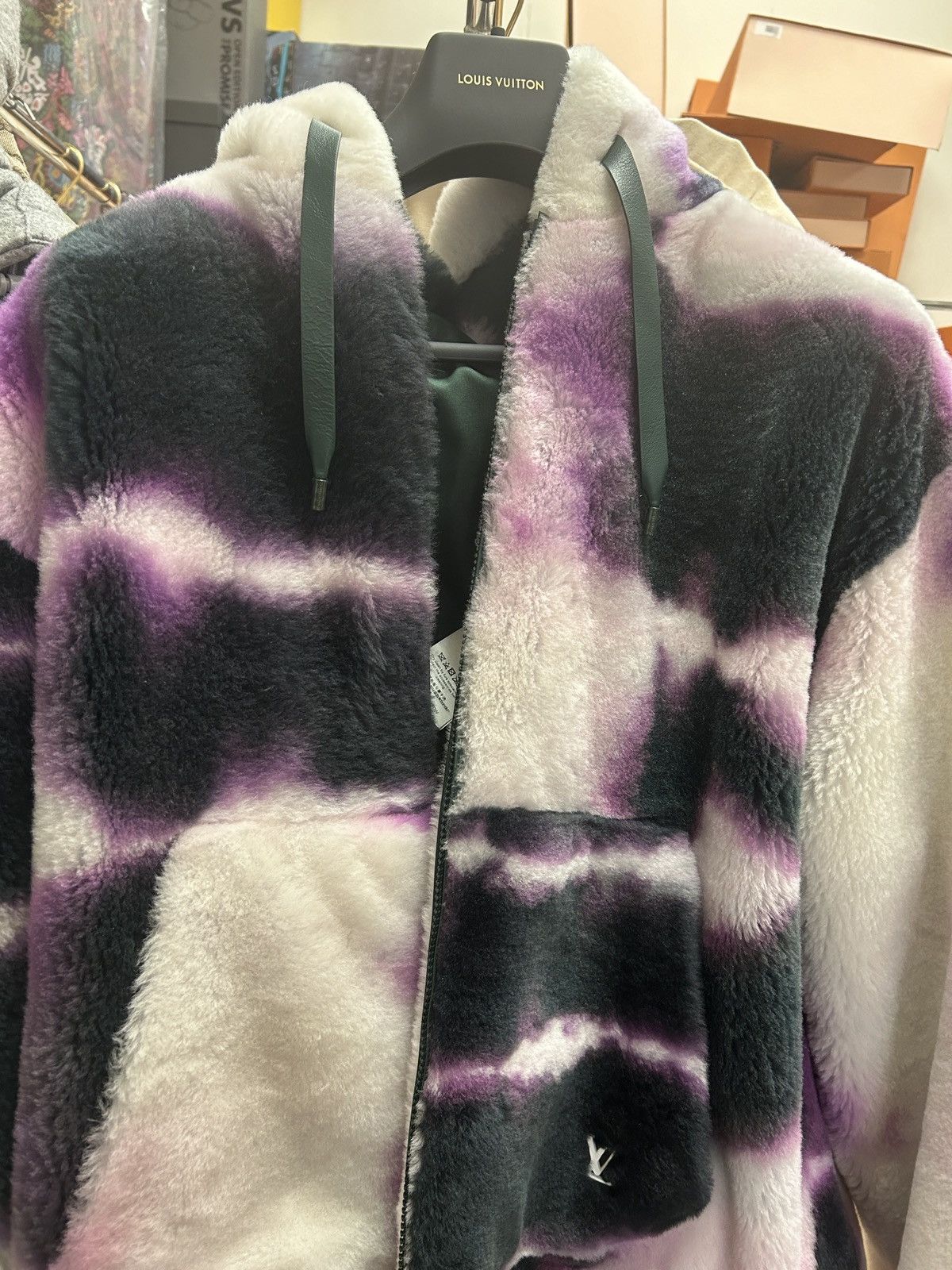Louis Vuitton Louis Vuitton Tie Dye Shearling Hoodie Size US L / EU 52-54 / 3 - 6 Thumbnail