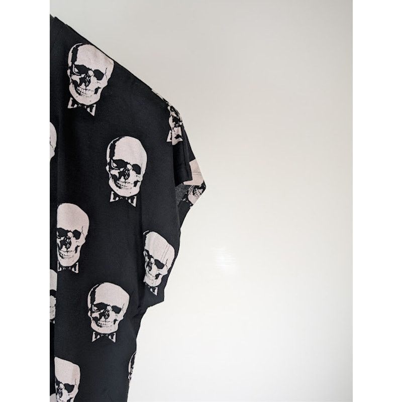 Saint Laurent Paris o1rshd1 Skull and Bowtie Print T-Shirt in Black / White Size US XS / EU 42 / 0 - 5 Thumbnail