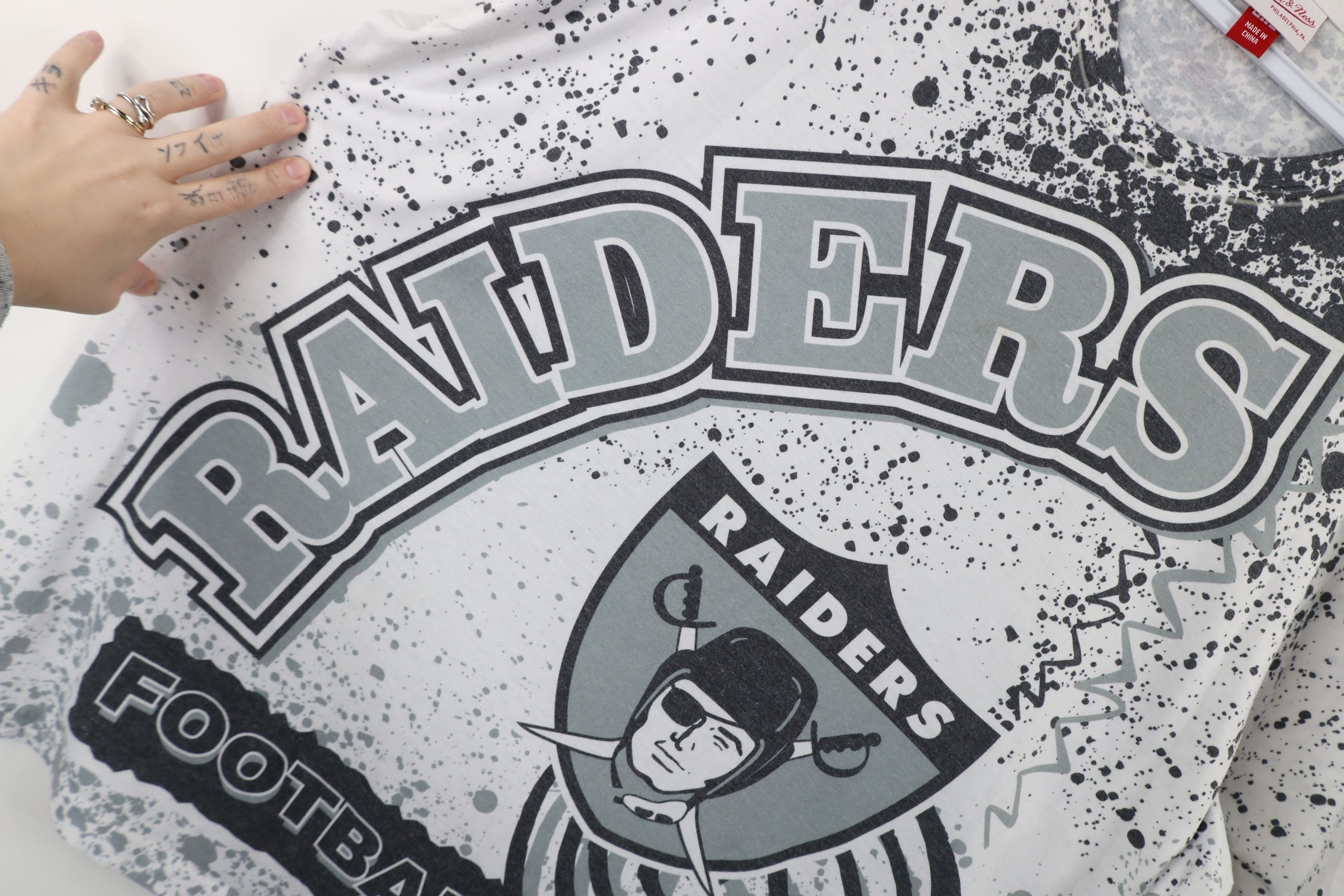 Mitchell & Ness × Vintage Vintage Mitchell & Ness Los Angeles Raiders Football T-Shirt Size US XXL / EU 58 / 5 - 4 Thumbnail