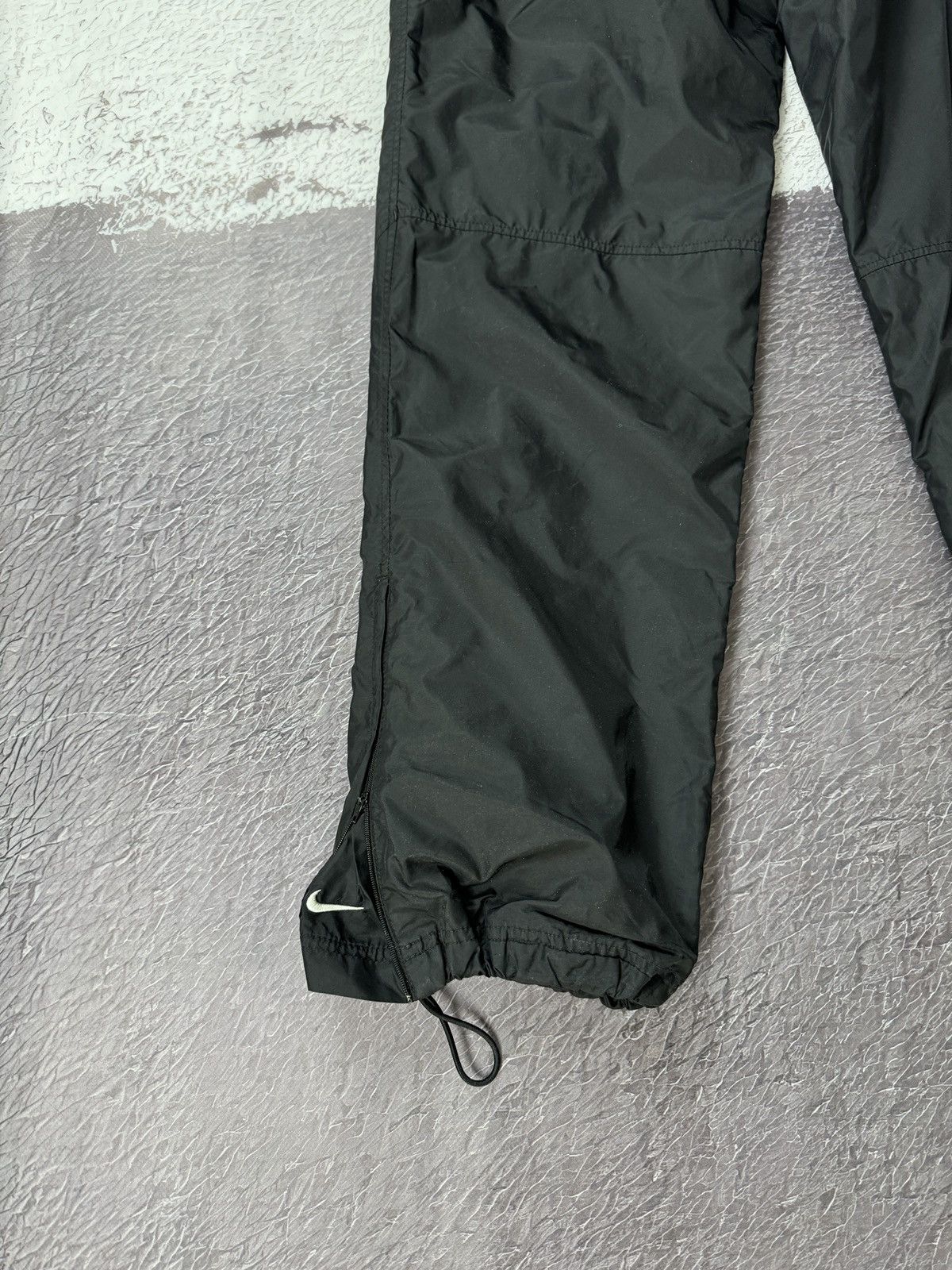 Nike Nike vintage Y2K double swoosh black nylon tightening pants Size US 38 / EU 54 - 16 Thumbnail