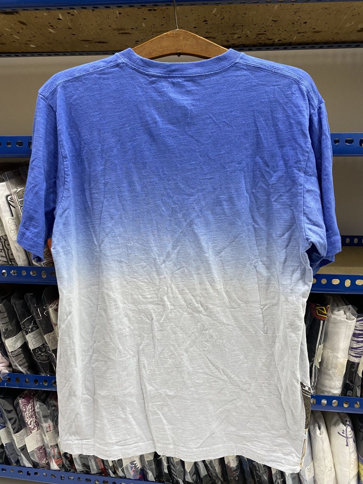 Uniqlo UNIQLO X HOKUSAI BLUE TSHIRT Size US M / EU 48-50 / 2 - 11 Thumbnail