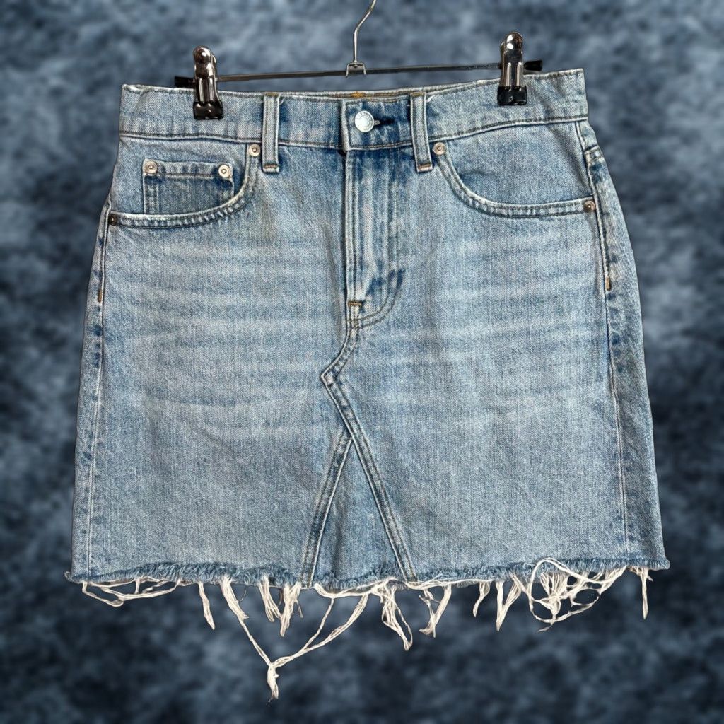 Everlane Everlane Denim Reconstructed Skirt Womens Size 27 Blue Frayed Hem Pockets Mini Short Casual Summer Spring Fall Size 27" / US 4 / IT 40 - 1 Thumbnail