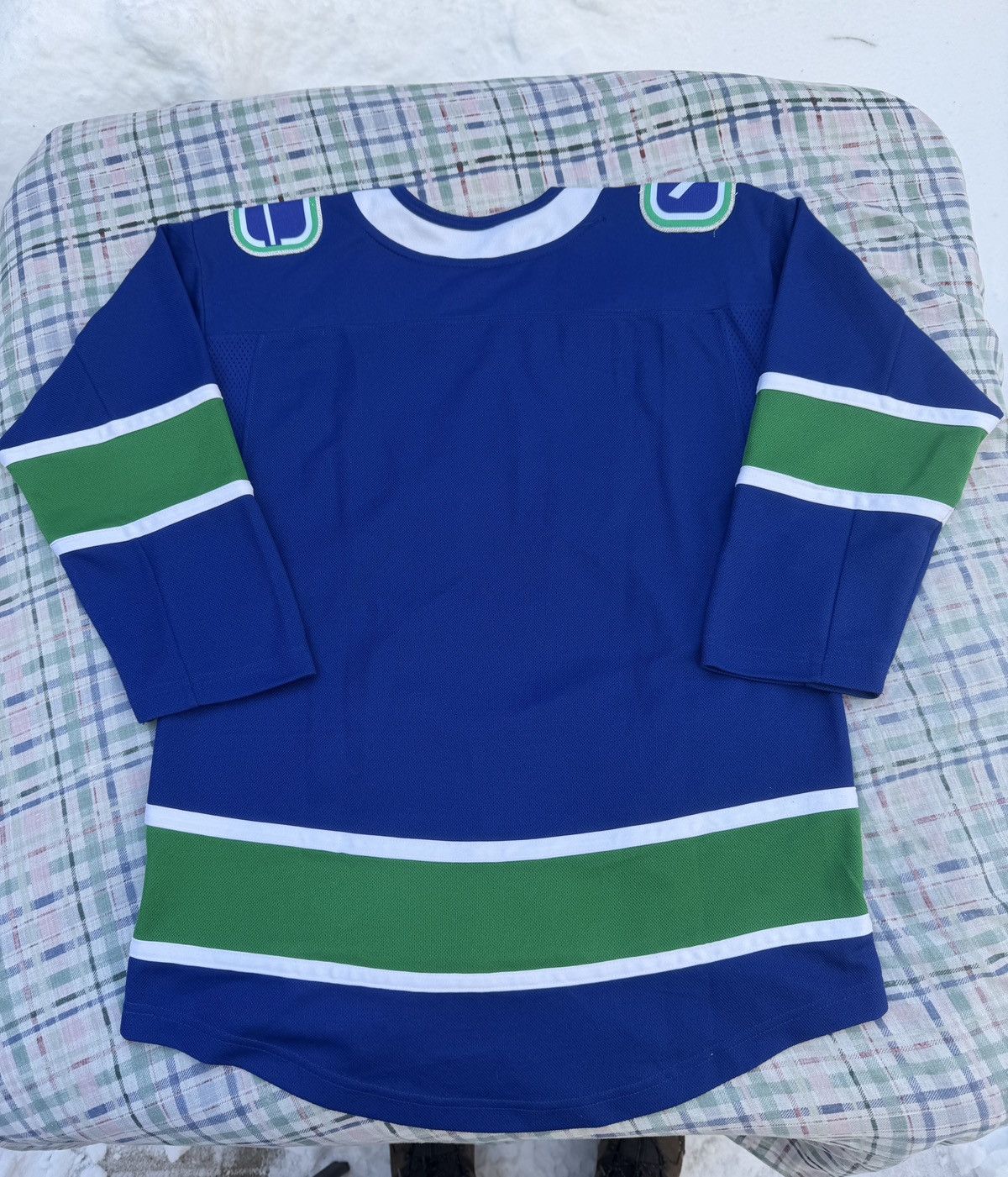 NHL Women’s Reebok Vancouver Canucks NHL Jersey Size S / US 4 / IT 40 - 4 Thumbnail